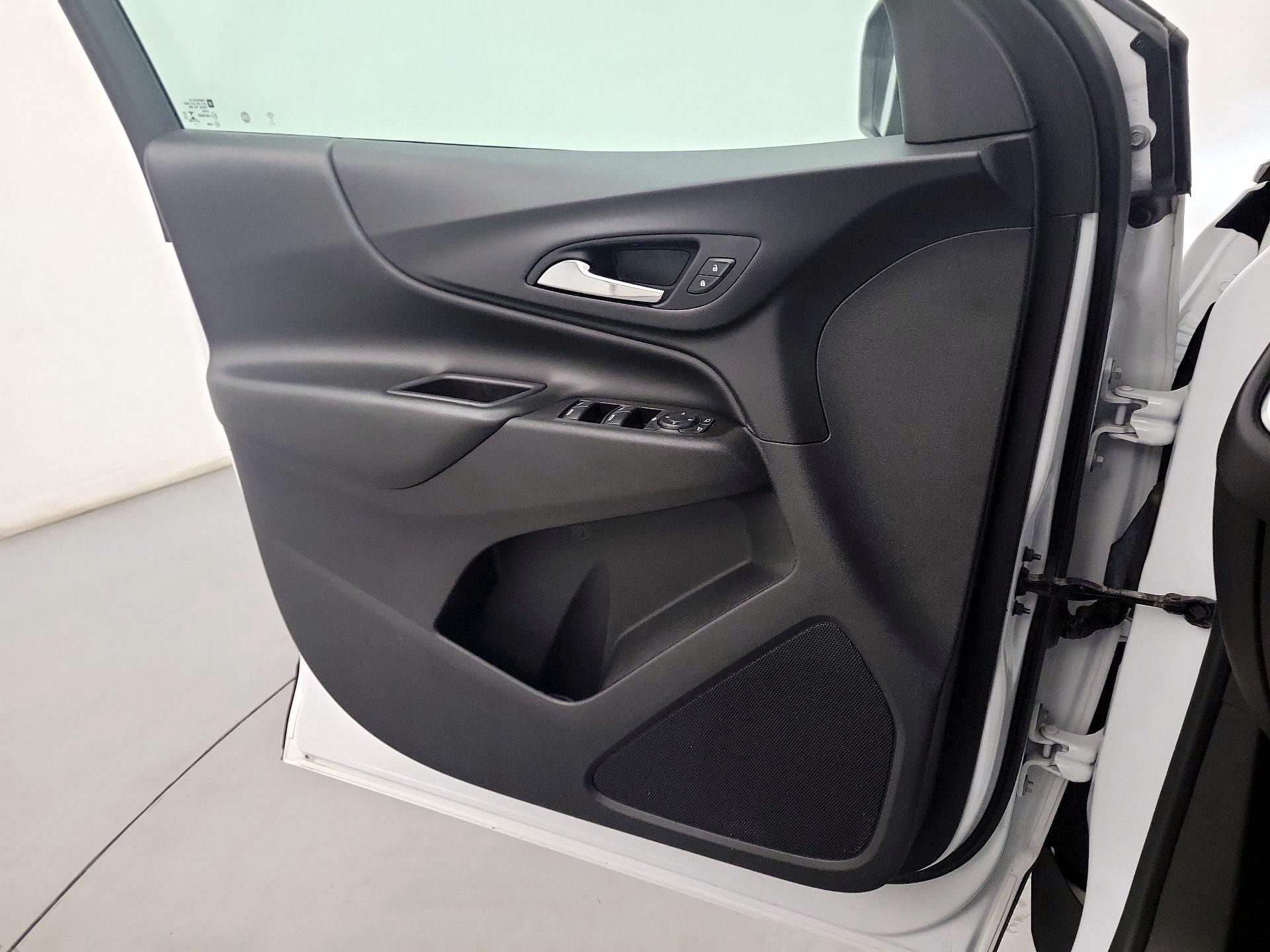 Thumbnail: 2022 Chevrolet Equinox - 10