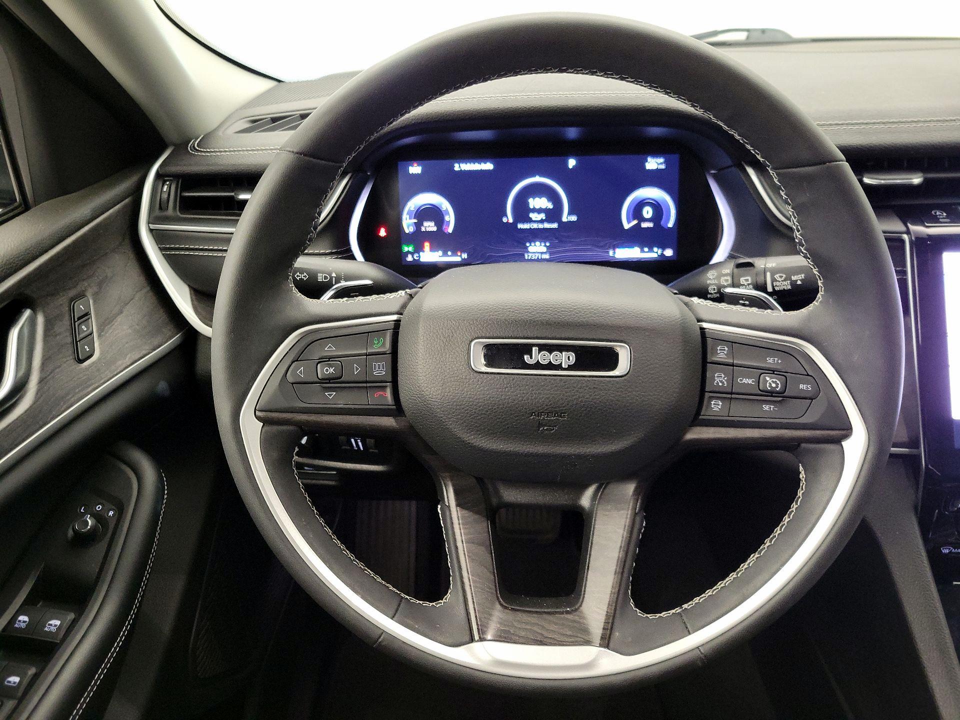 Thumbnail: 2023 Jeep Grand Cherokee L - 10