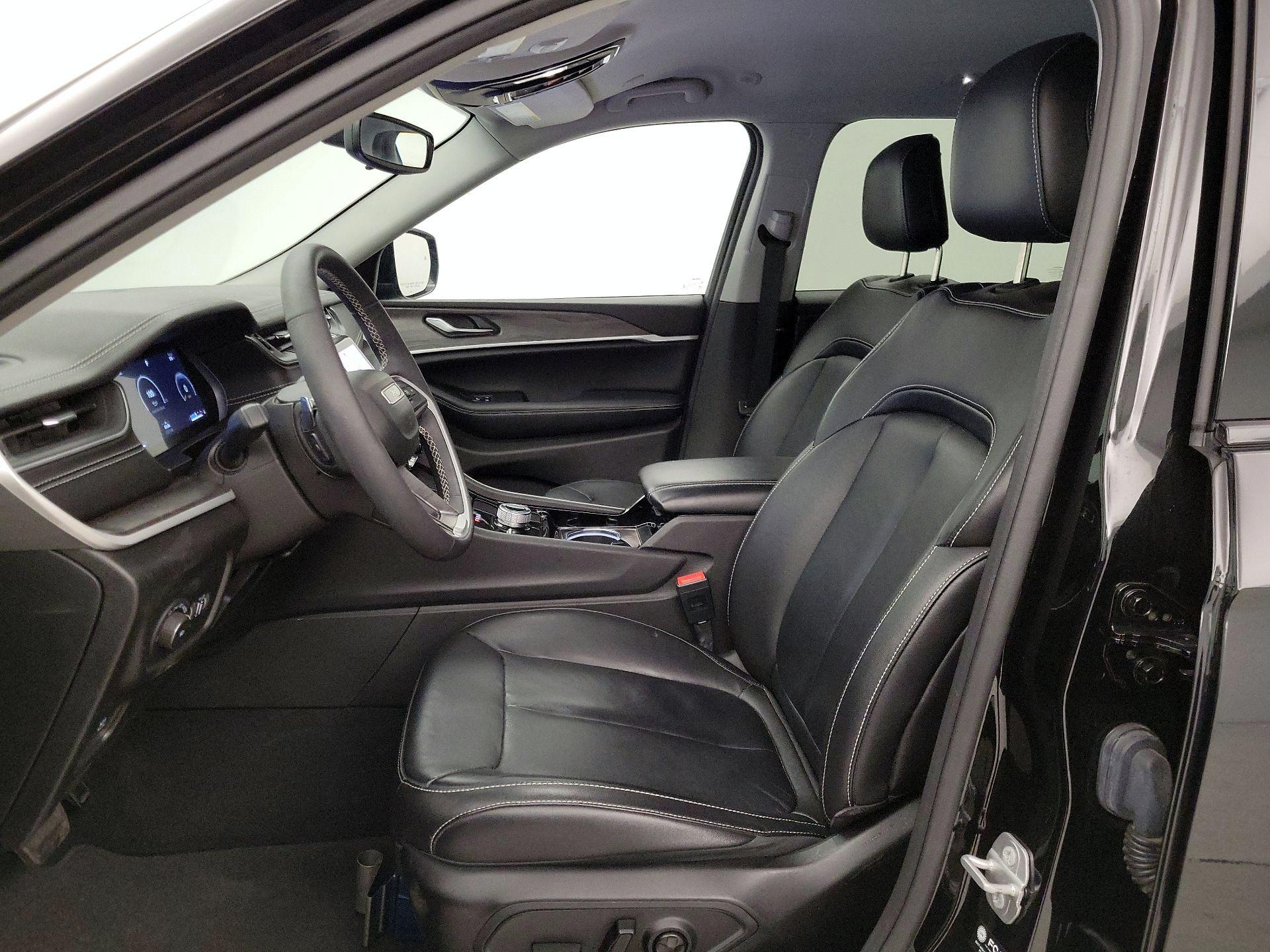 Thumbnail: 2023 Jeep Grand Cherokee L - 11