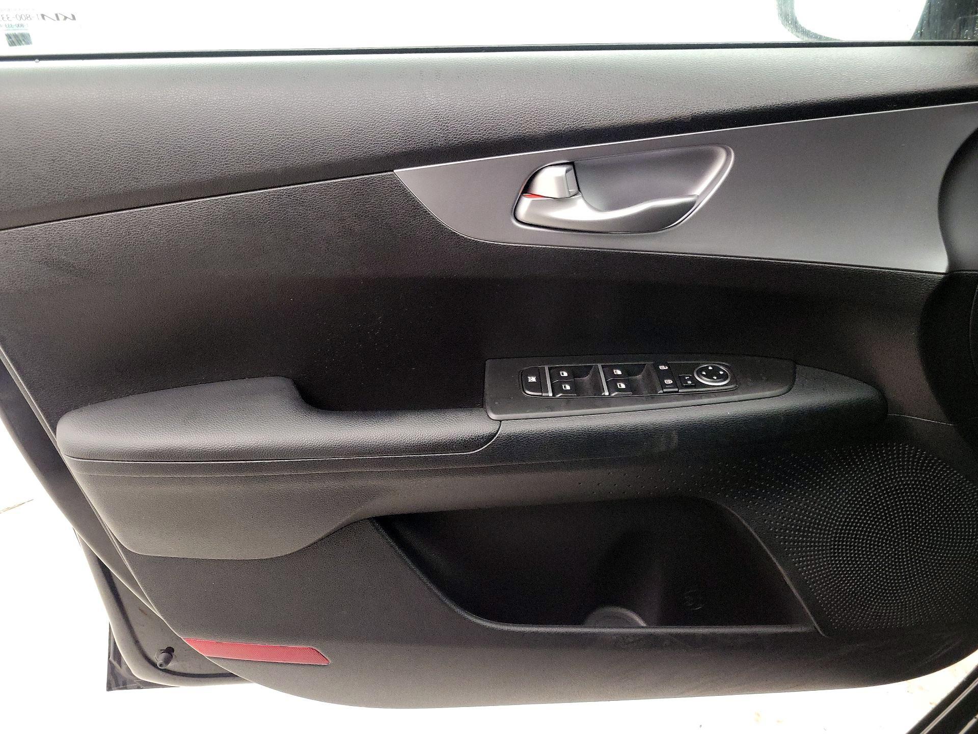 Thumbnail: 2023 Kia Forte - 12