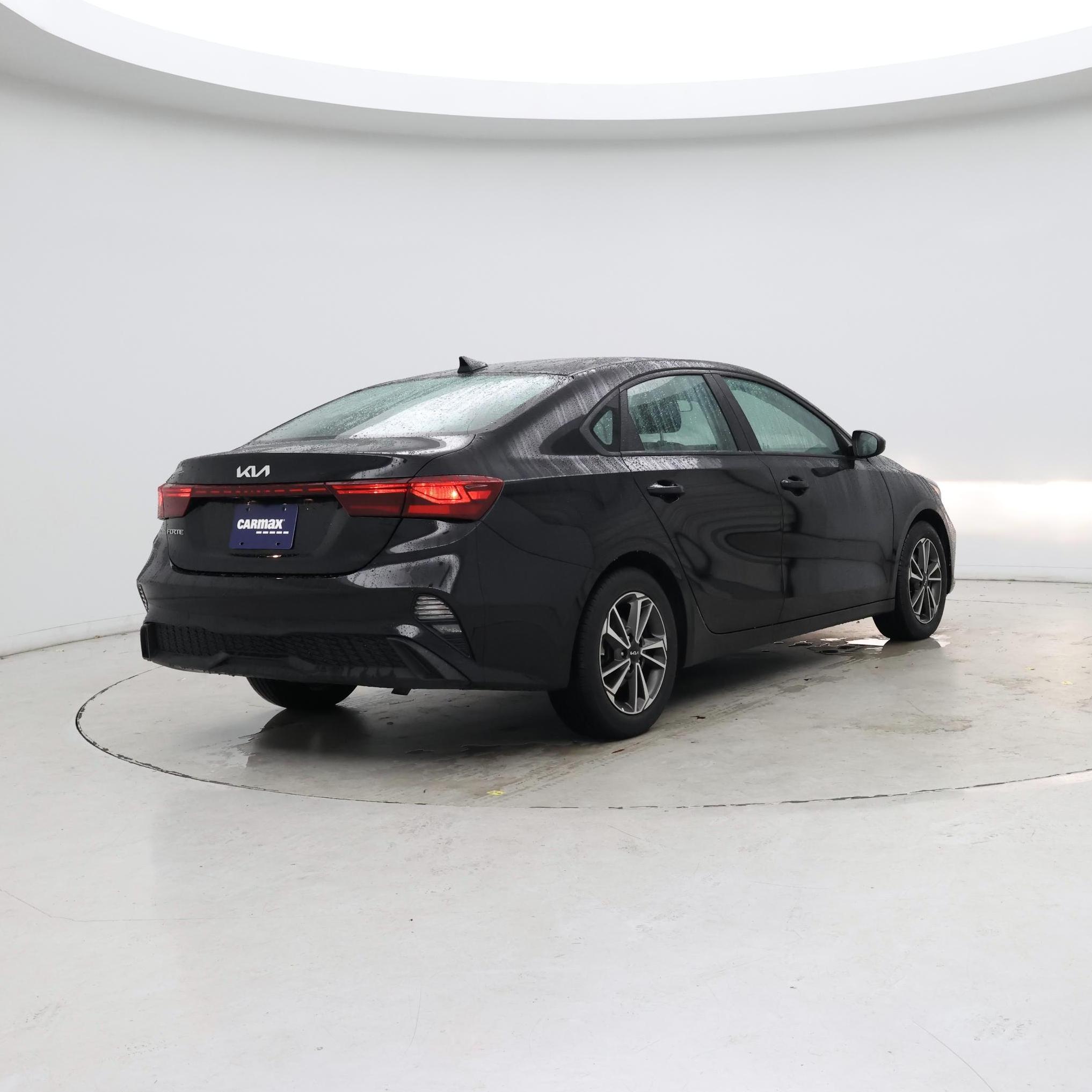 Thumbnail: 2023 Kia Forte - 8