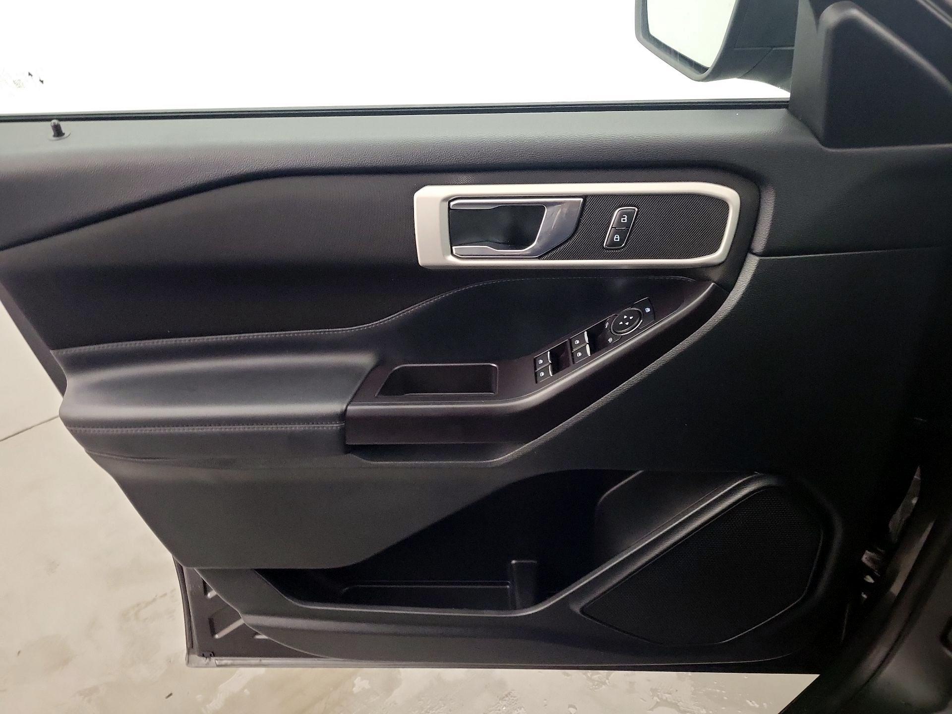 Thumbnail: 2020 Ford Explorer - 10