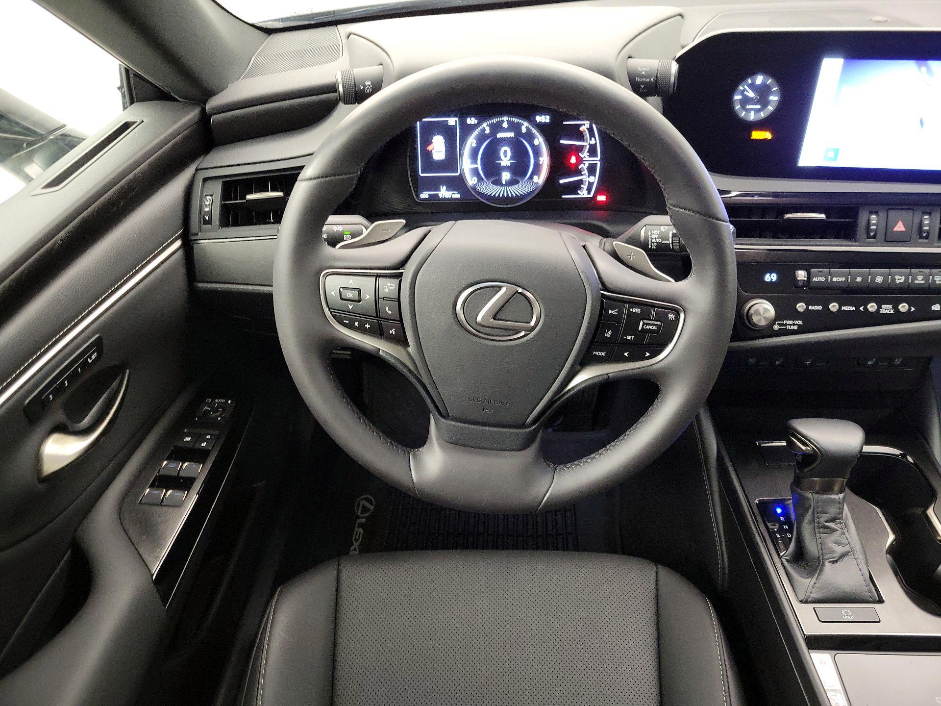 Thumbnail: 2023 Lexus ES - 10