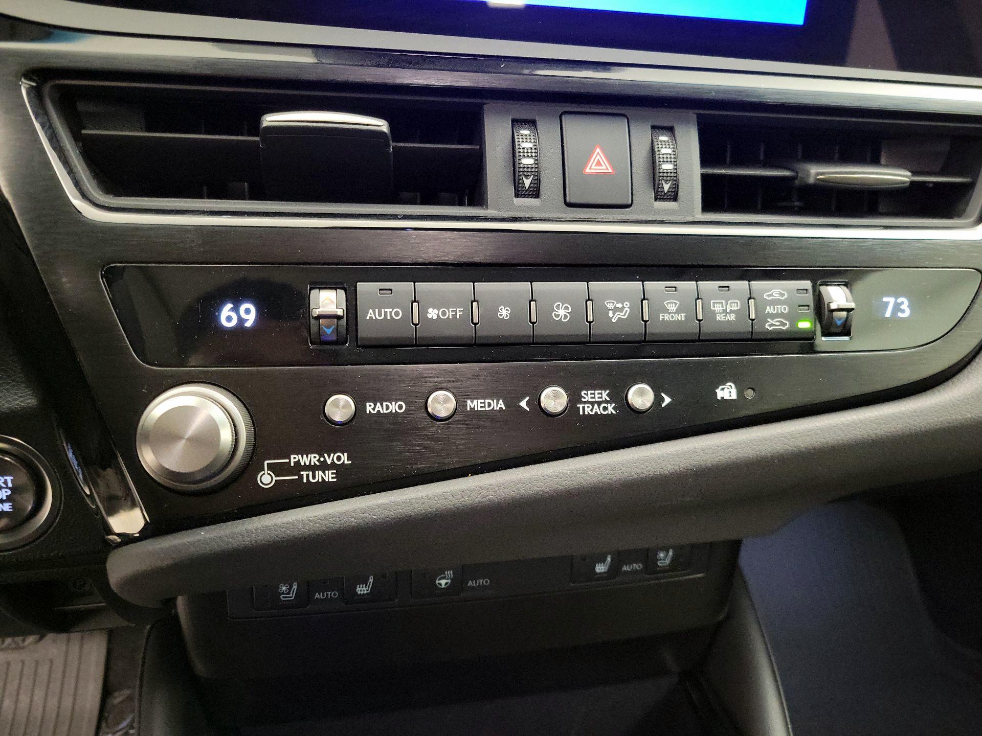 Thumbnail: 2023 Lexus ES - 16