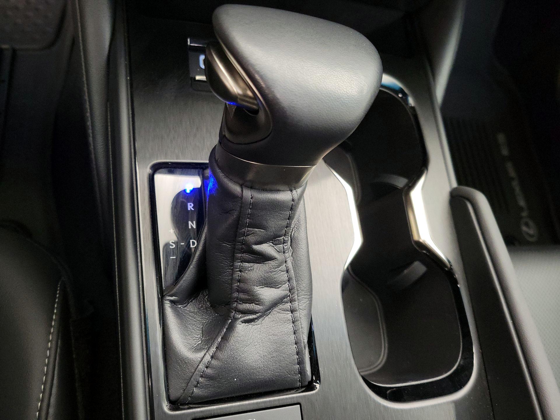 Thumbnail: 2023 Lexus ES - 17