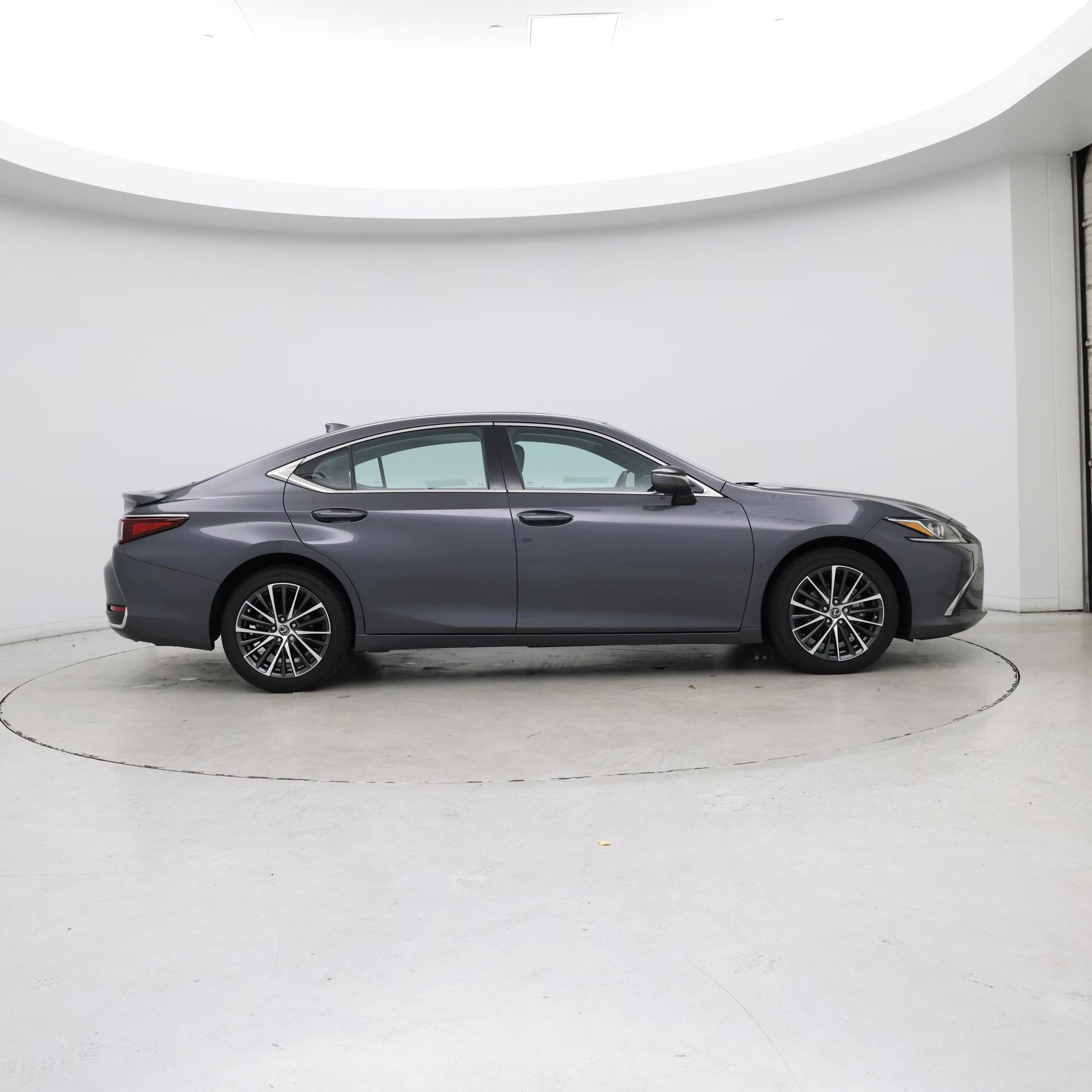 Thumbnail: 2023 Lexus ES - 7