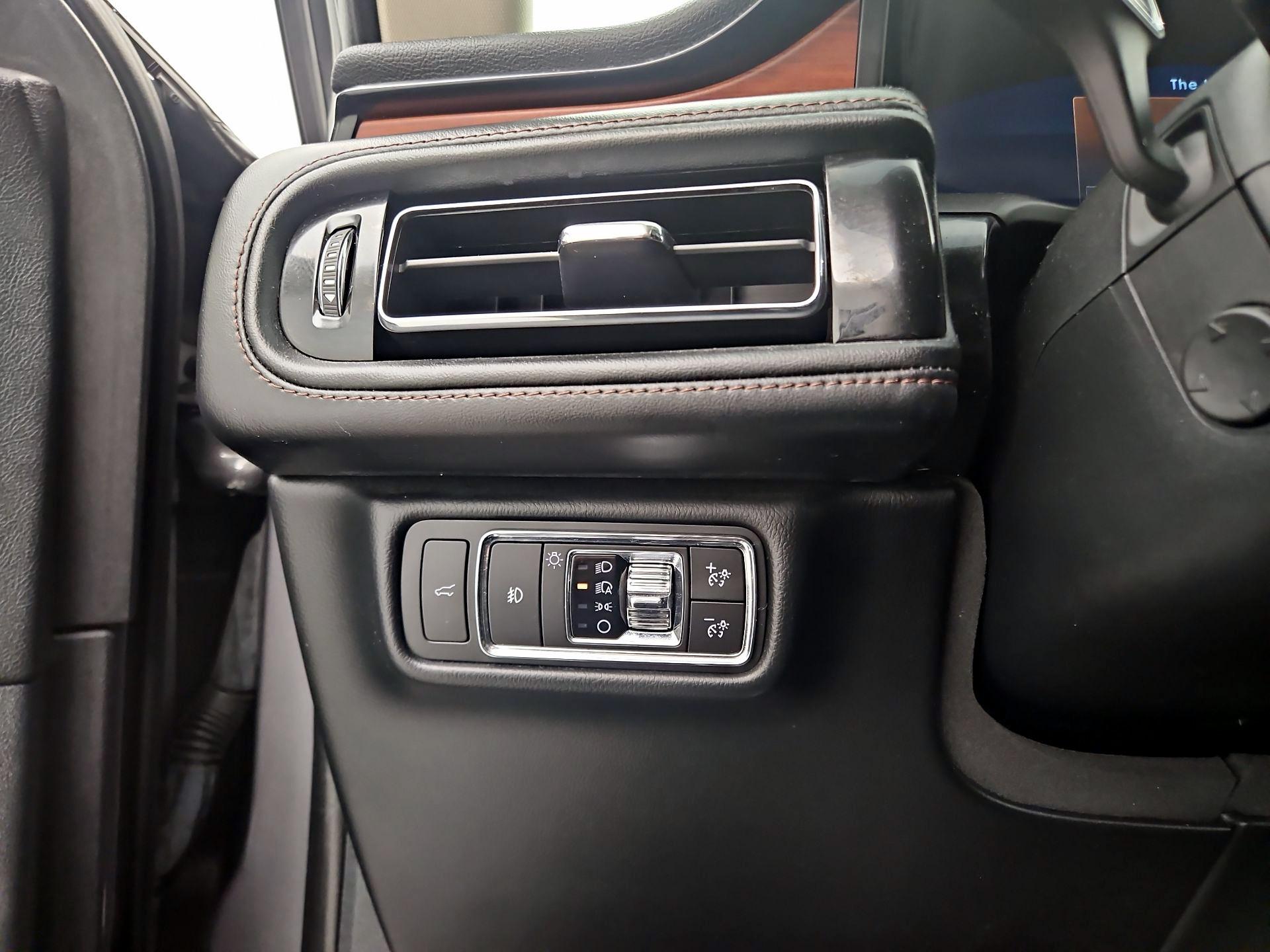 Thumbnail: 2021 Lincoln Aviator - 13