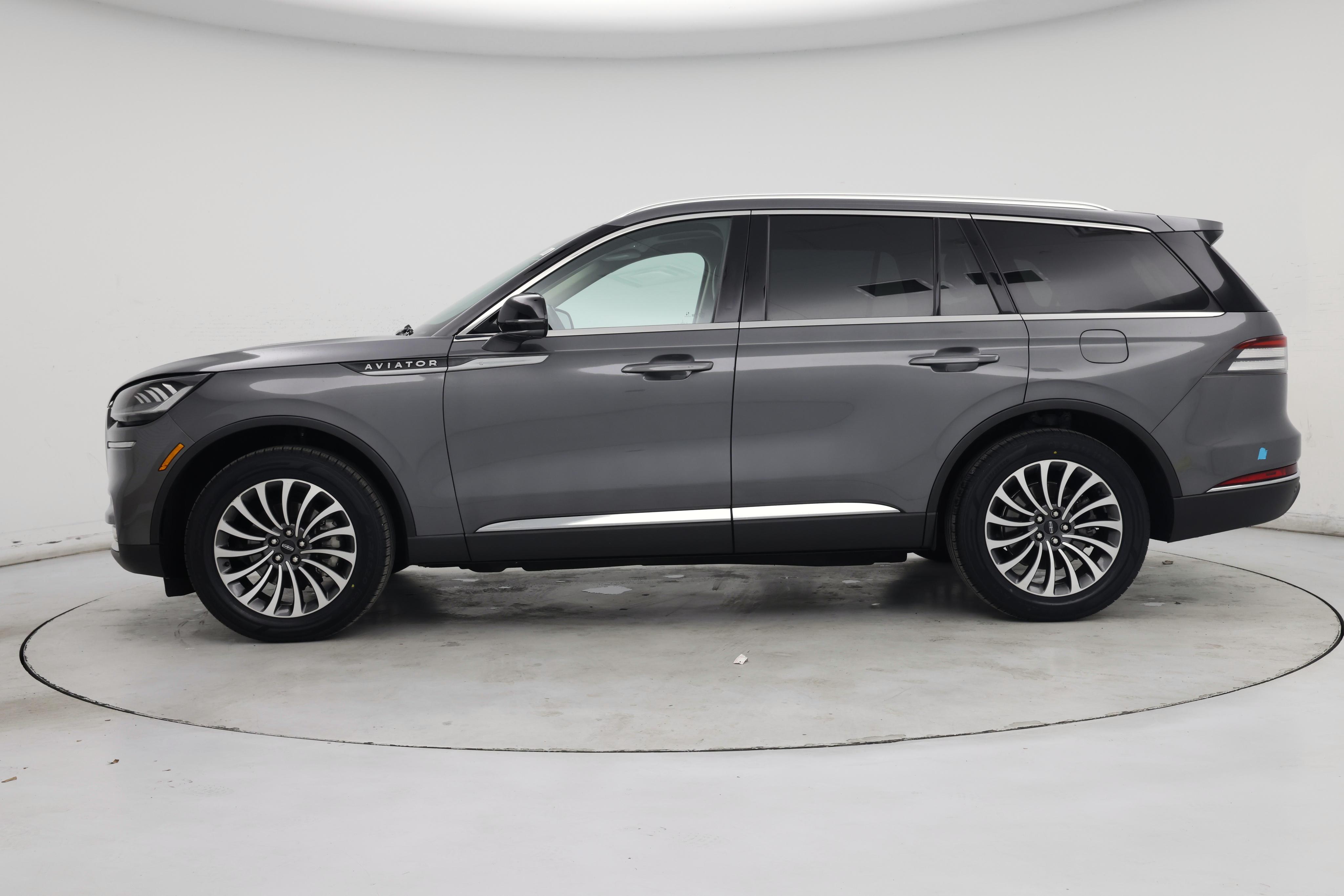 Thumbnail: 2021 Lincoln Aviator - 3