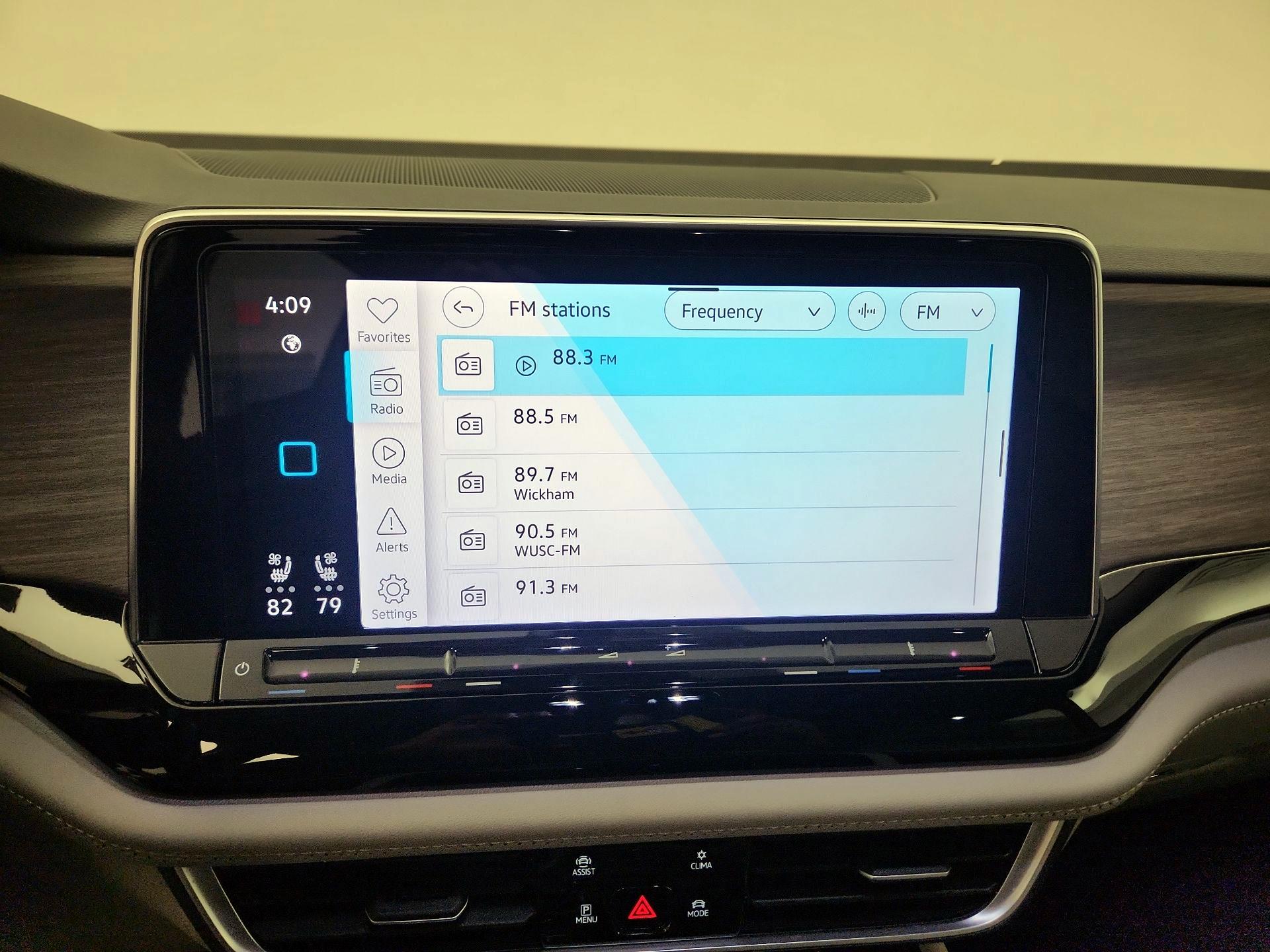 Thumbnail: 2024 Volkswagen Atlas - 15