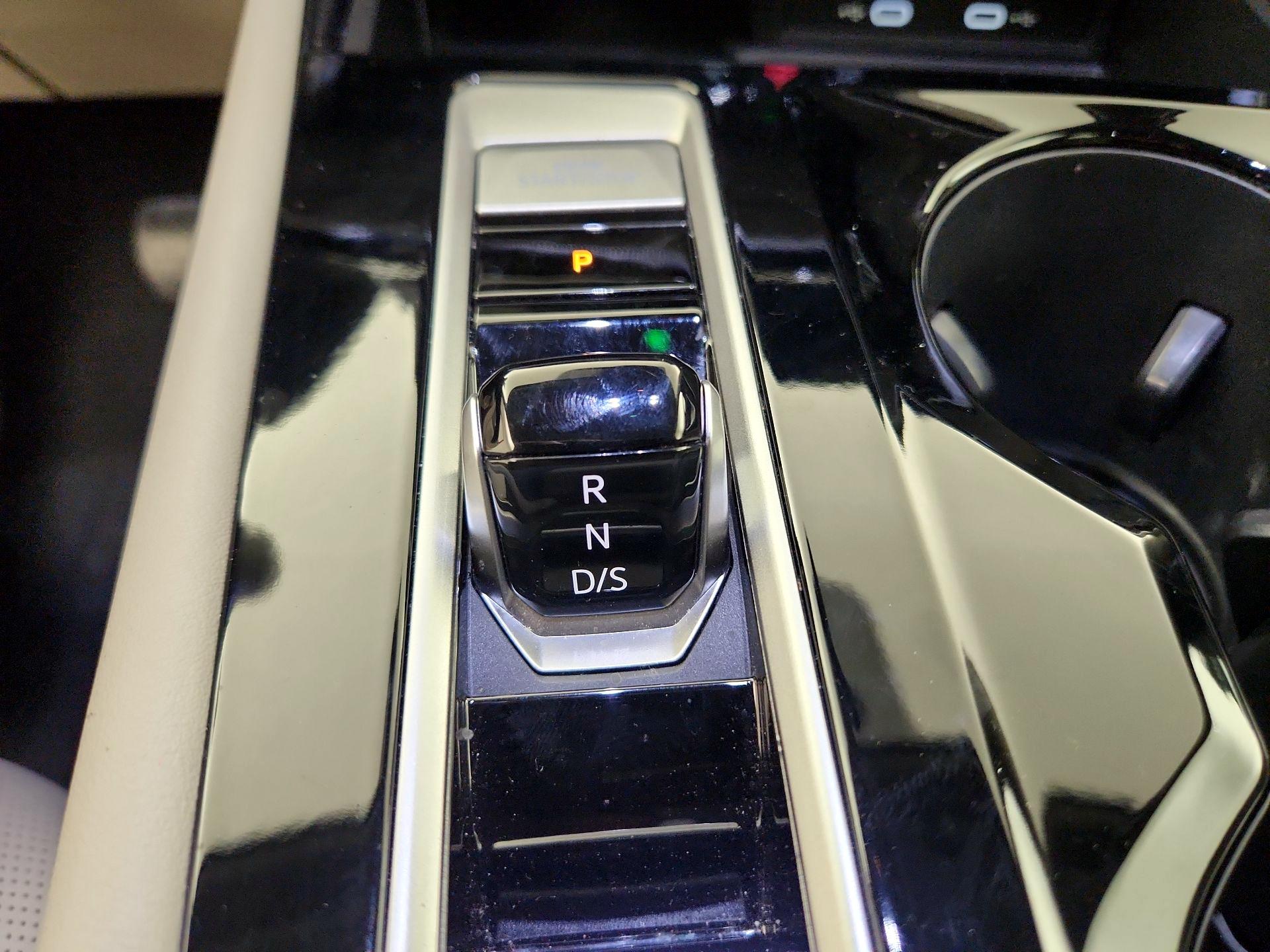 Thumbnail: 2024 Volkswagen Atlas - 17