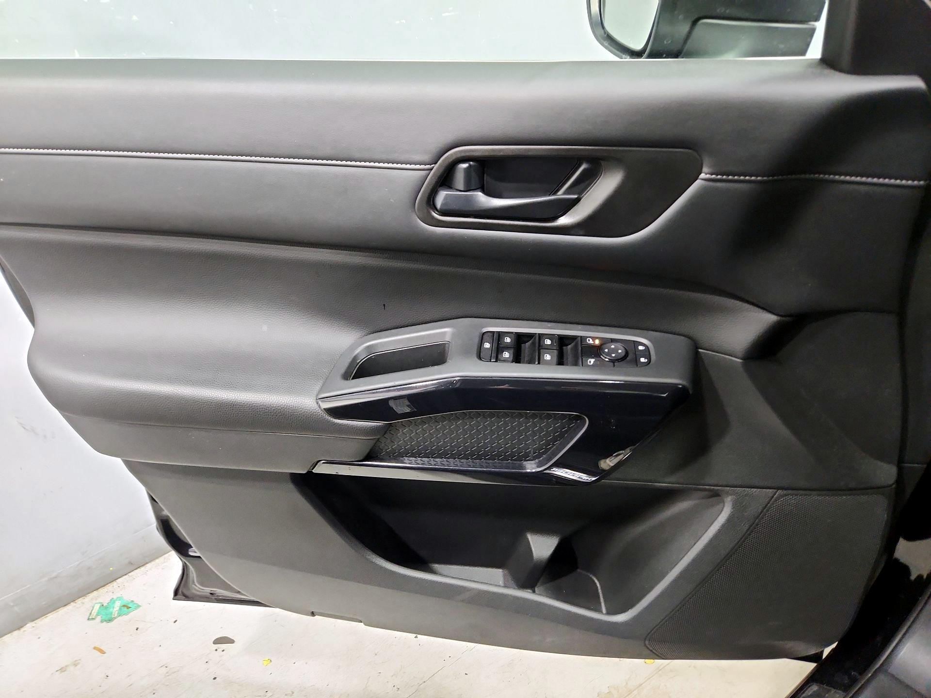 Thumbnail: 2023 Nissan Pathfinder - 12