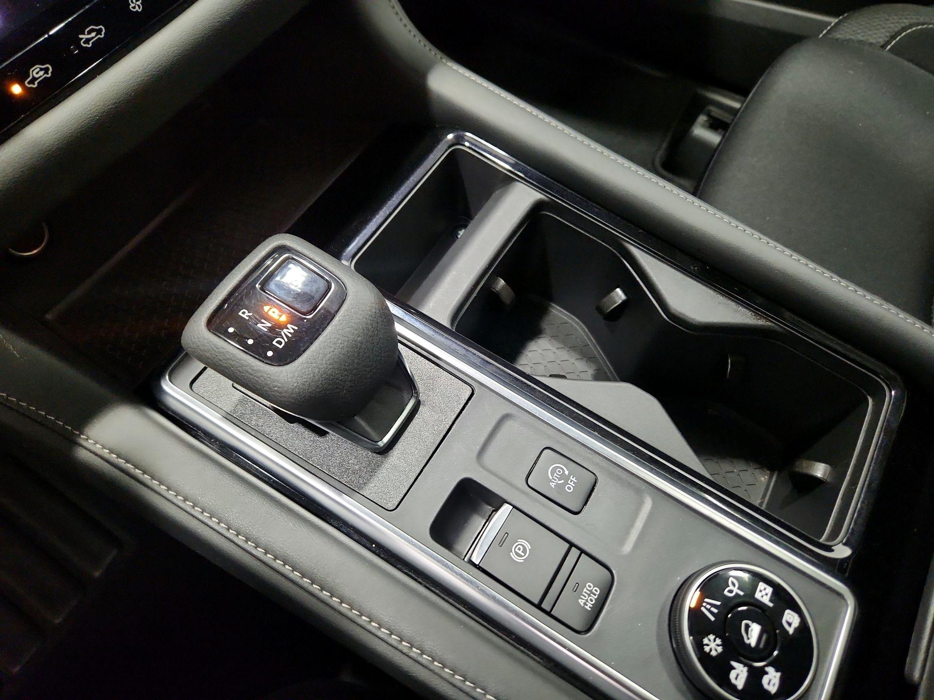 Thumbnail: 2023 Nissan Pathfinder - 17