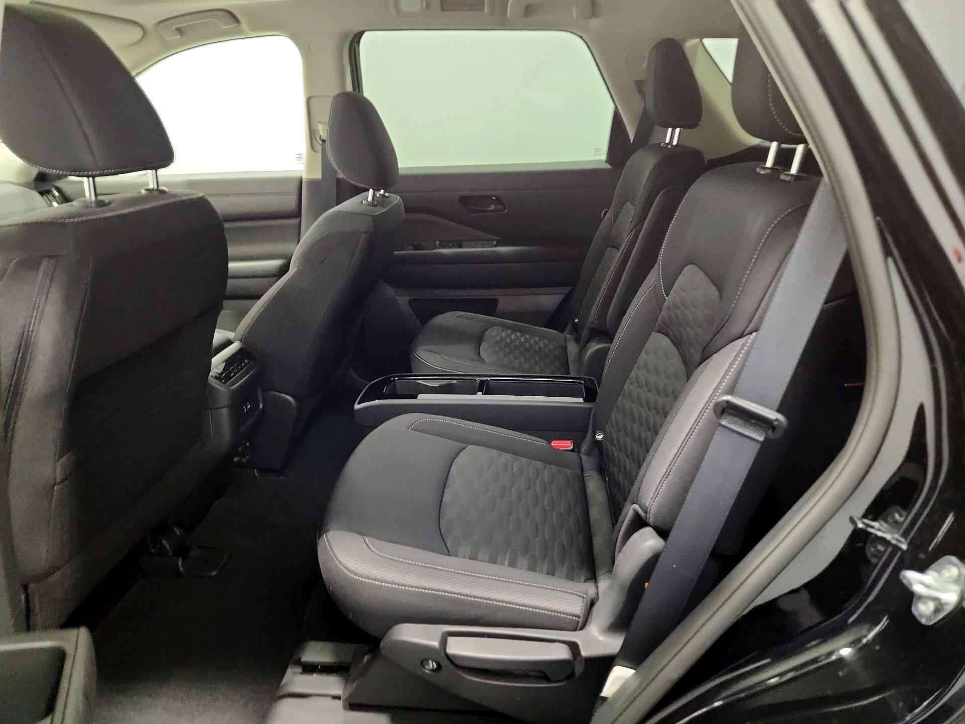 Thumbnail: 2023 Nissan Pathfinder - 20