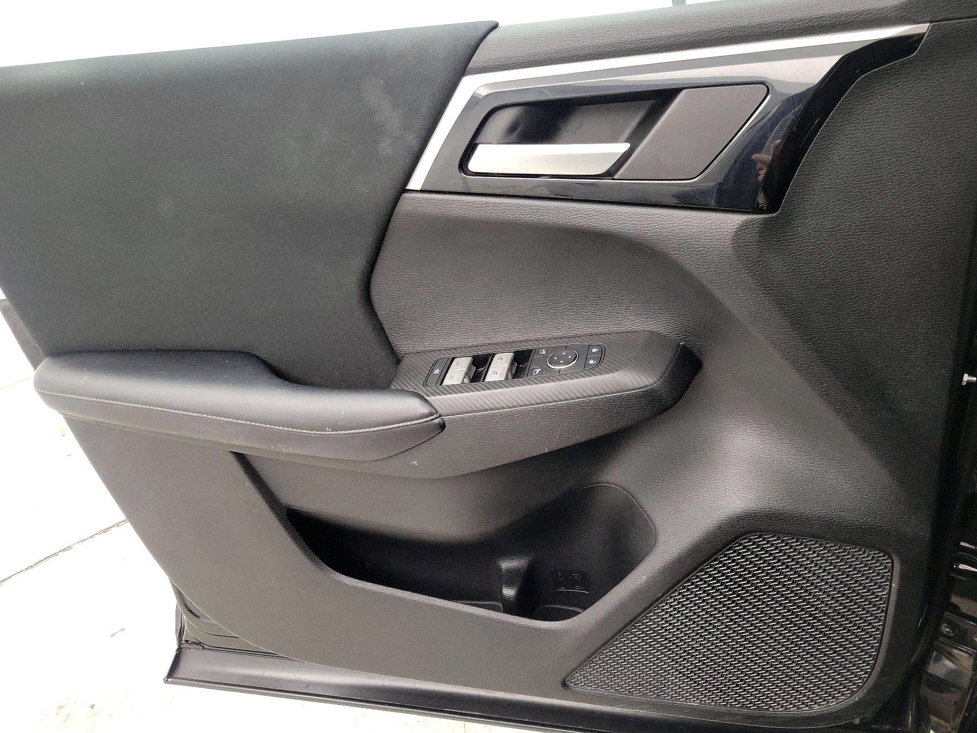 Thumbnail: 2022 Mitsubishi Outlander - 12