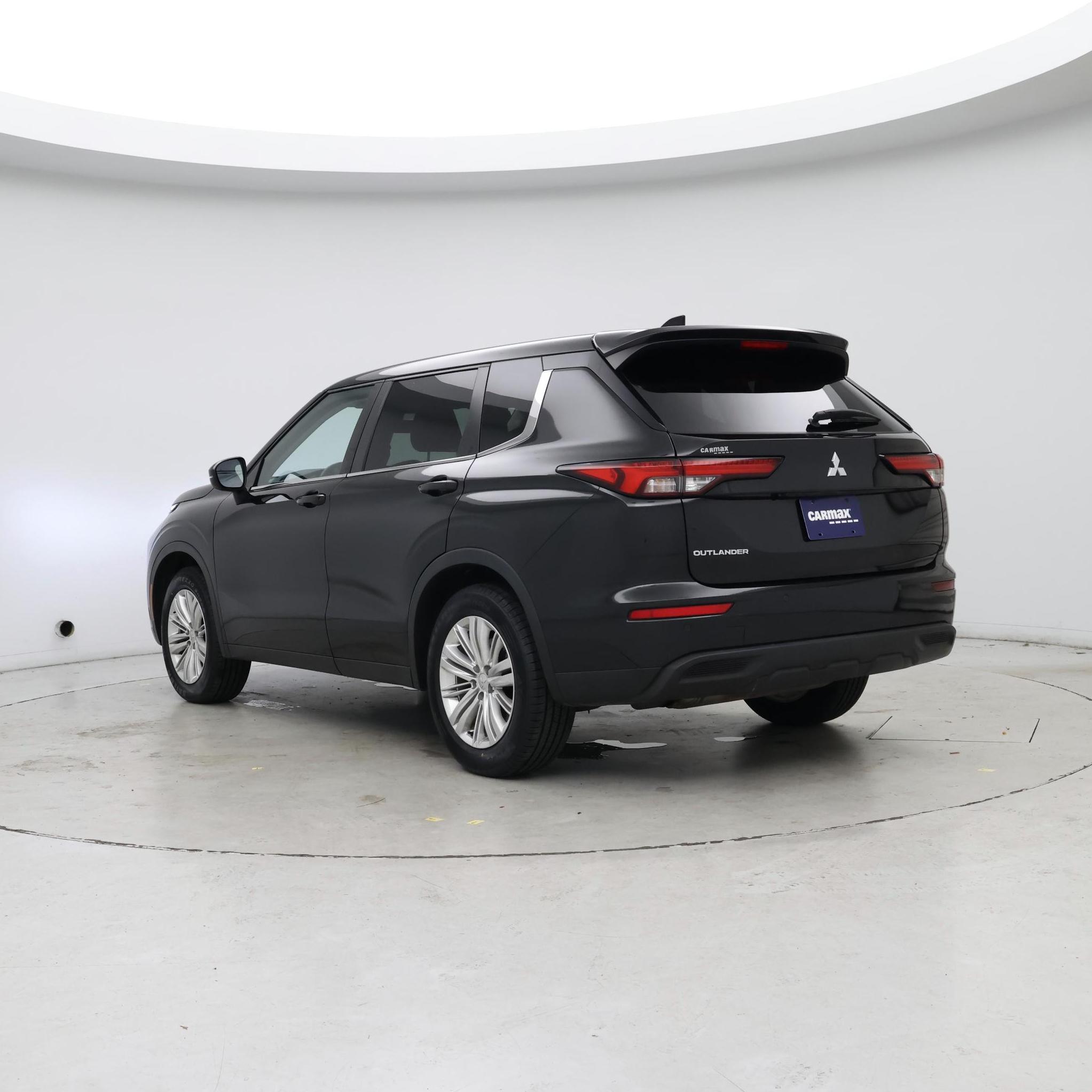 Thumbnail: 2022 Mitsubishi Outlander - 2