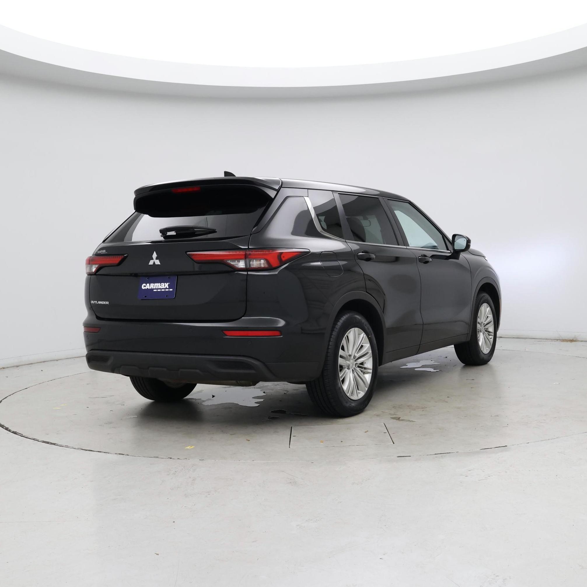 Thumbnail: 2022 Mitsubishi Outlander - 8