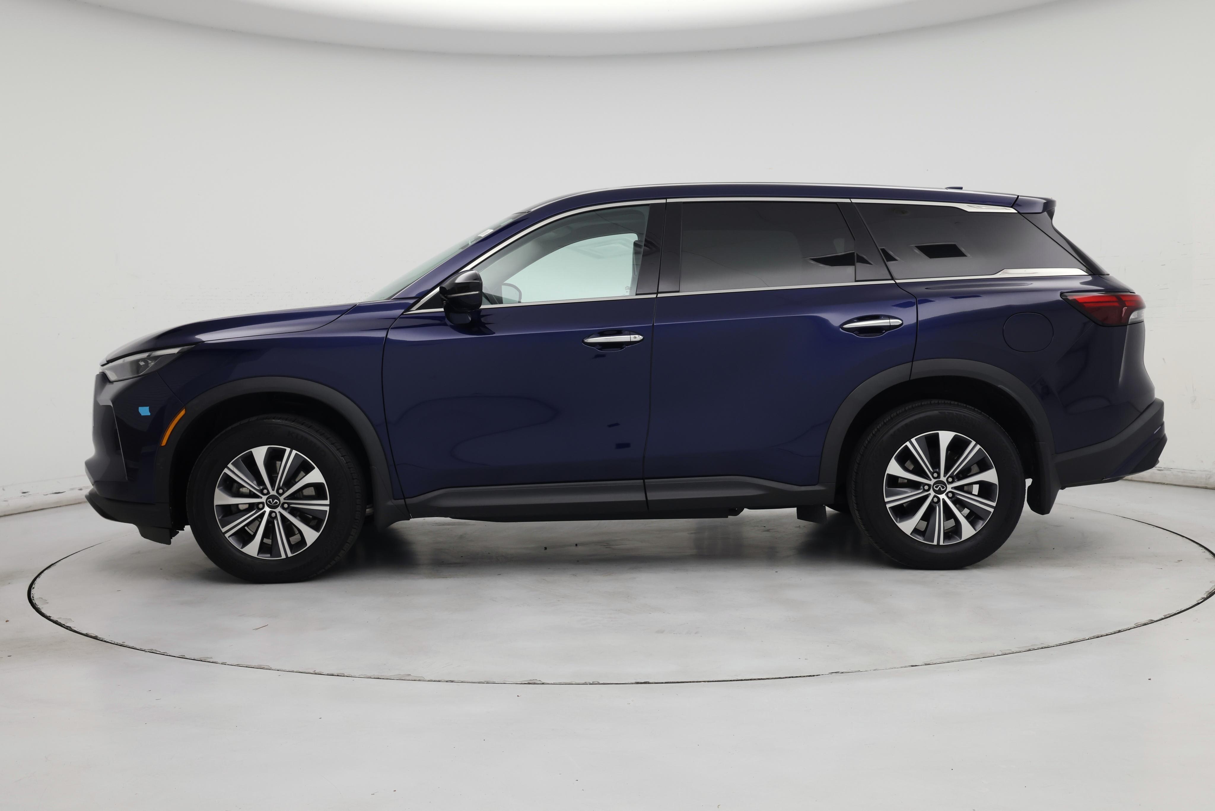 Thumbnail: 2023 INFINITI QX60 - 3