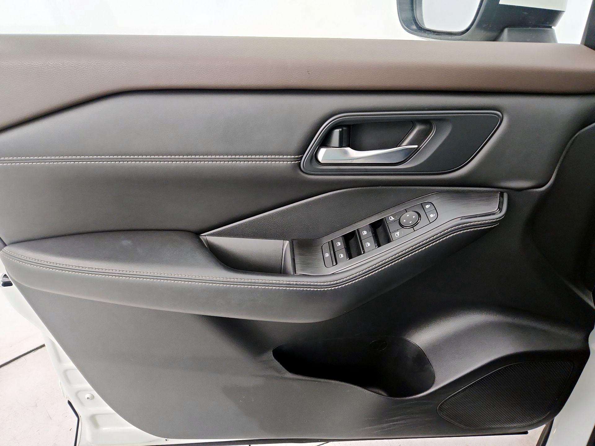 Thumbnail: 2022 Nissan Rogue - 12