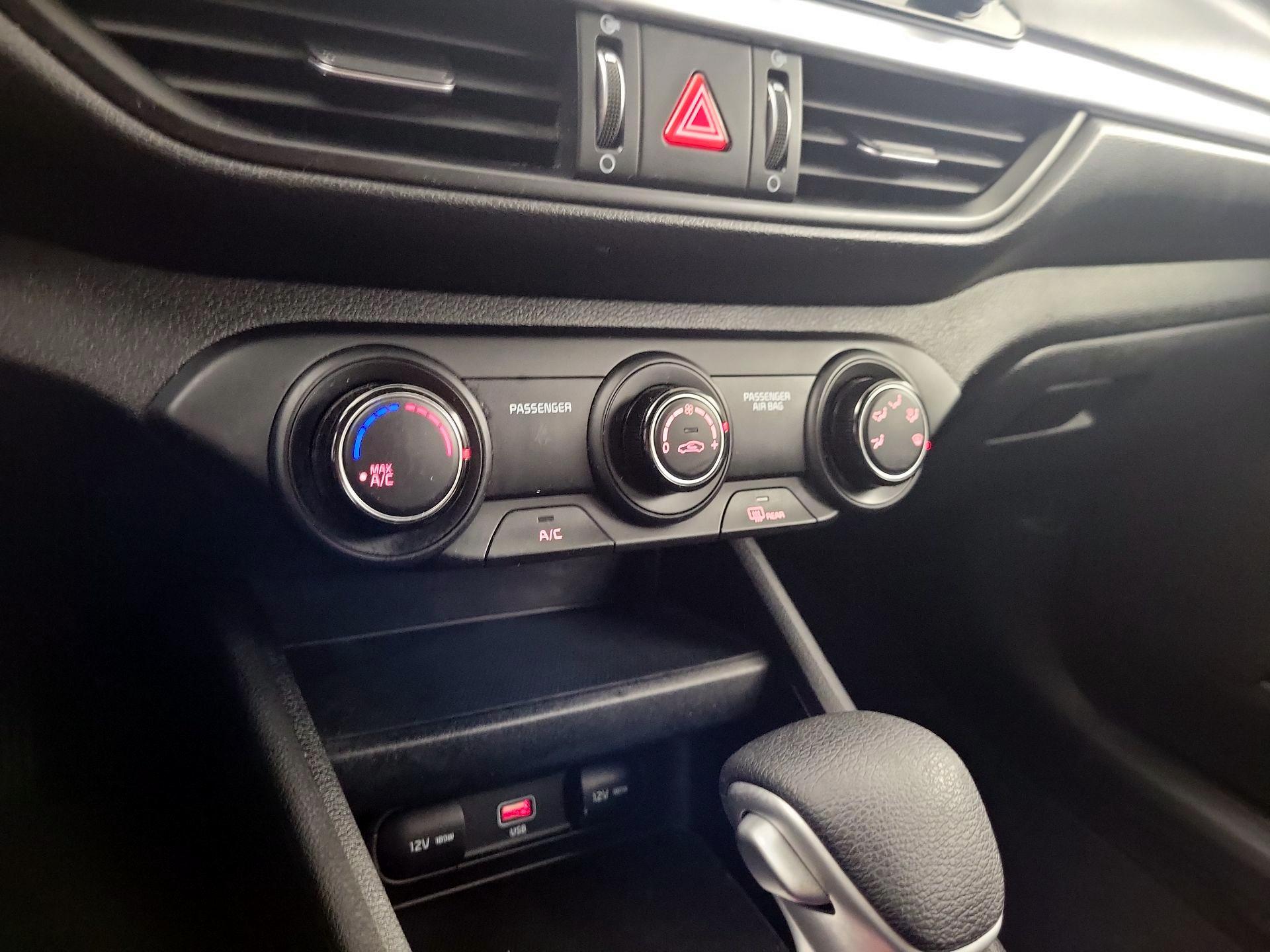 Thumbnail: 2022 Kia Forte - 14