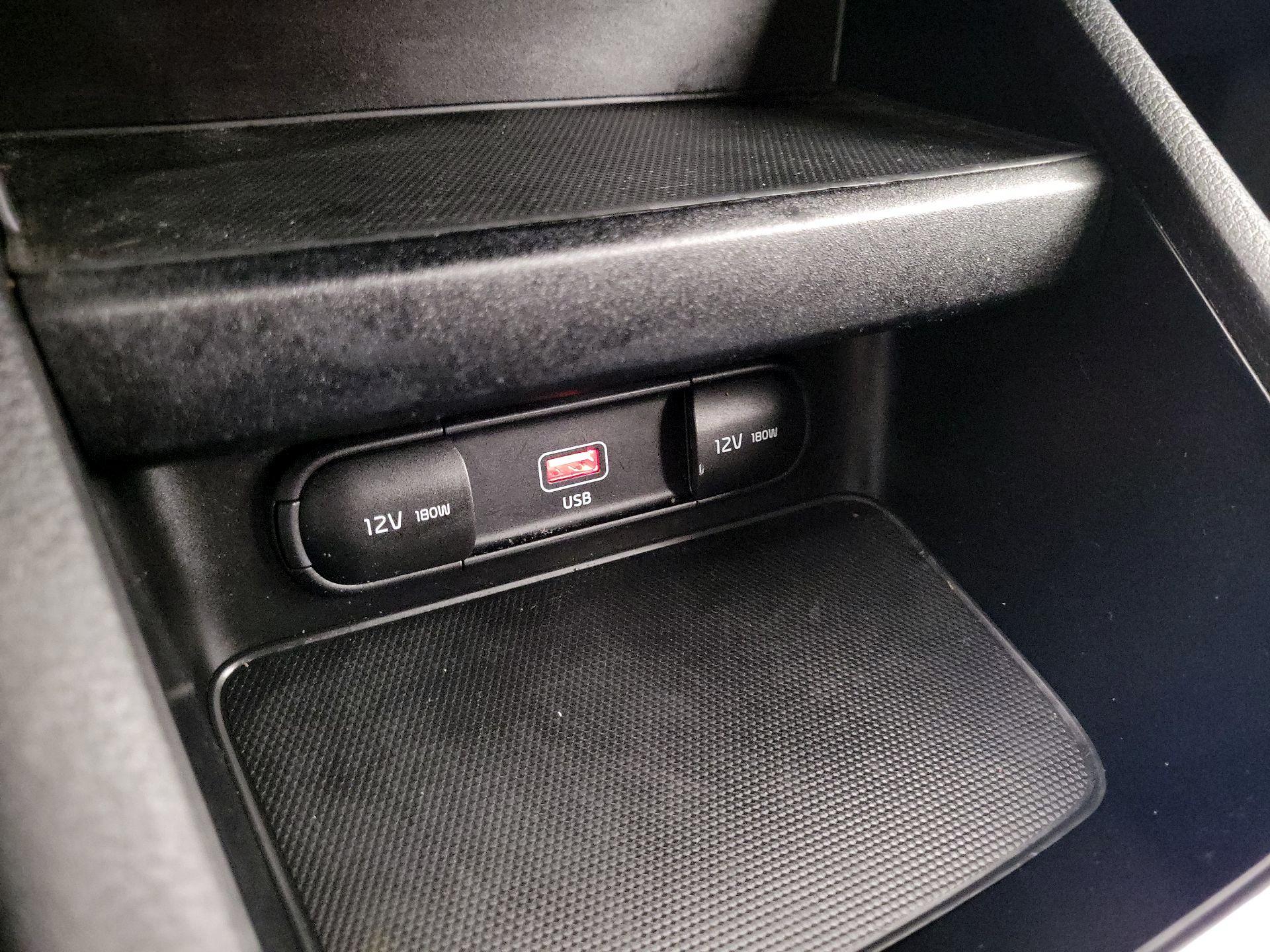 Thumbnail: 2022 Kia Forte - 16