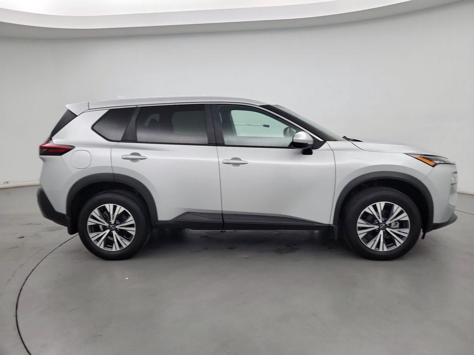 Thumbnail: 2022 Nissan Rogue - 4