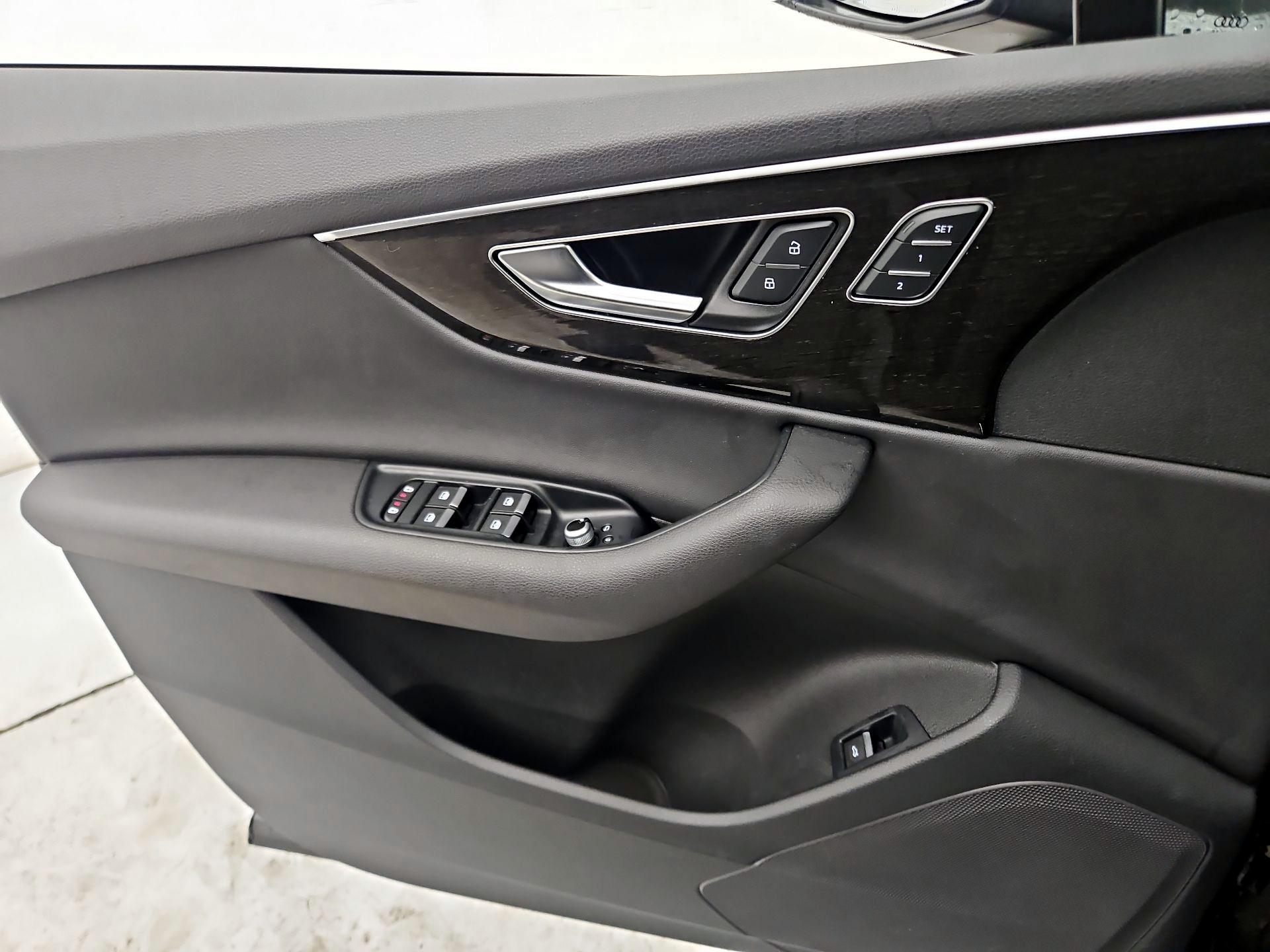 Thumbnail: 2022 Audi Q7 - 12