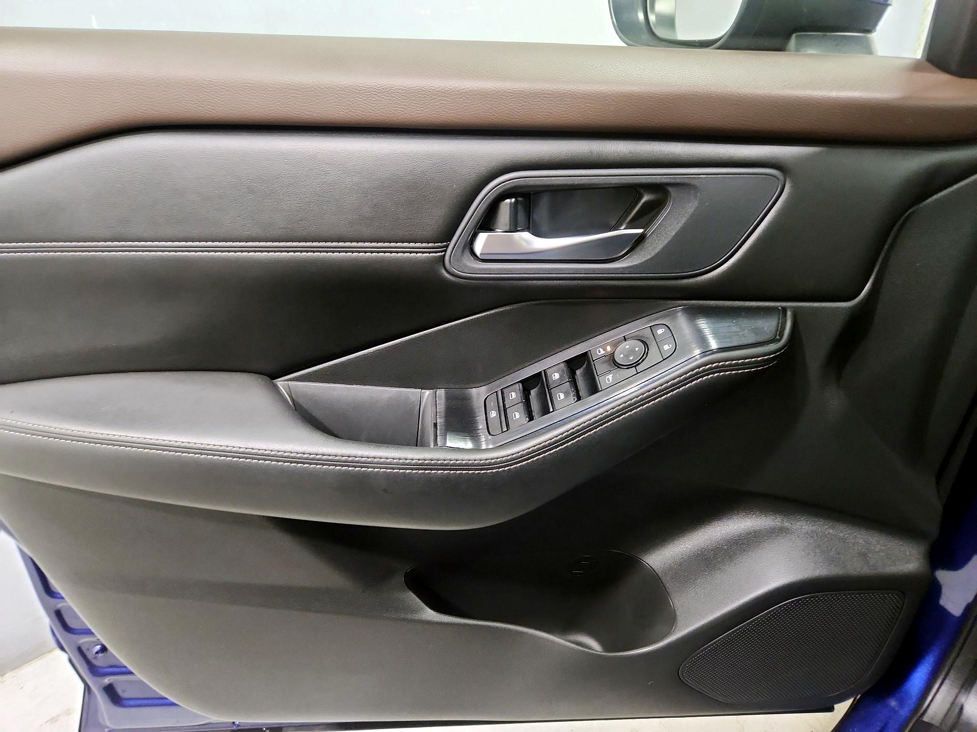 Thumbnail: 2023 Nissan Rogue - 12