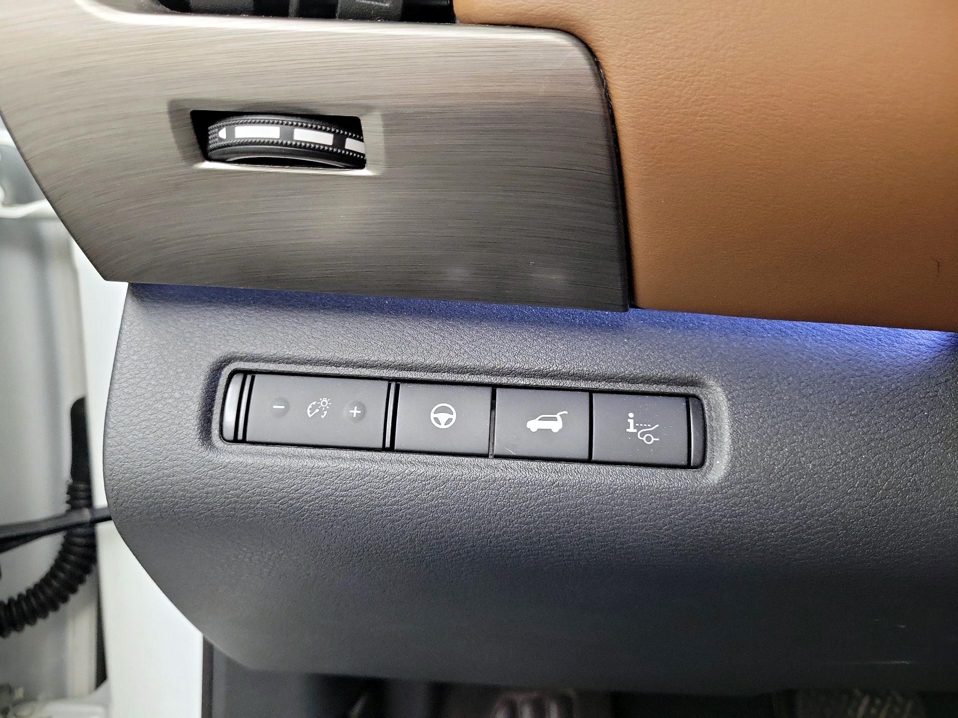 Thumbnail: 2023 Nissan Pathfinder - 11