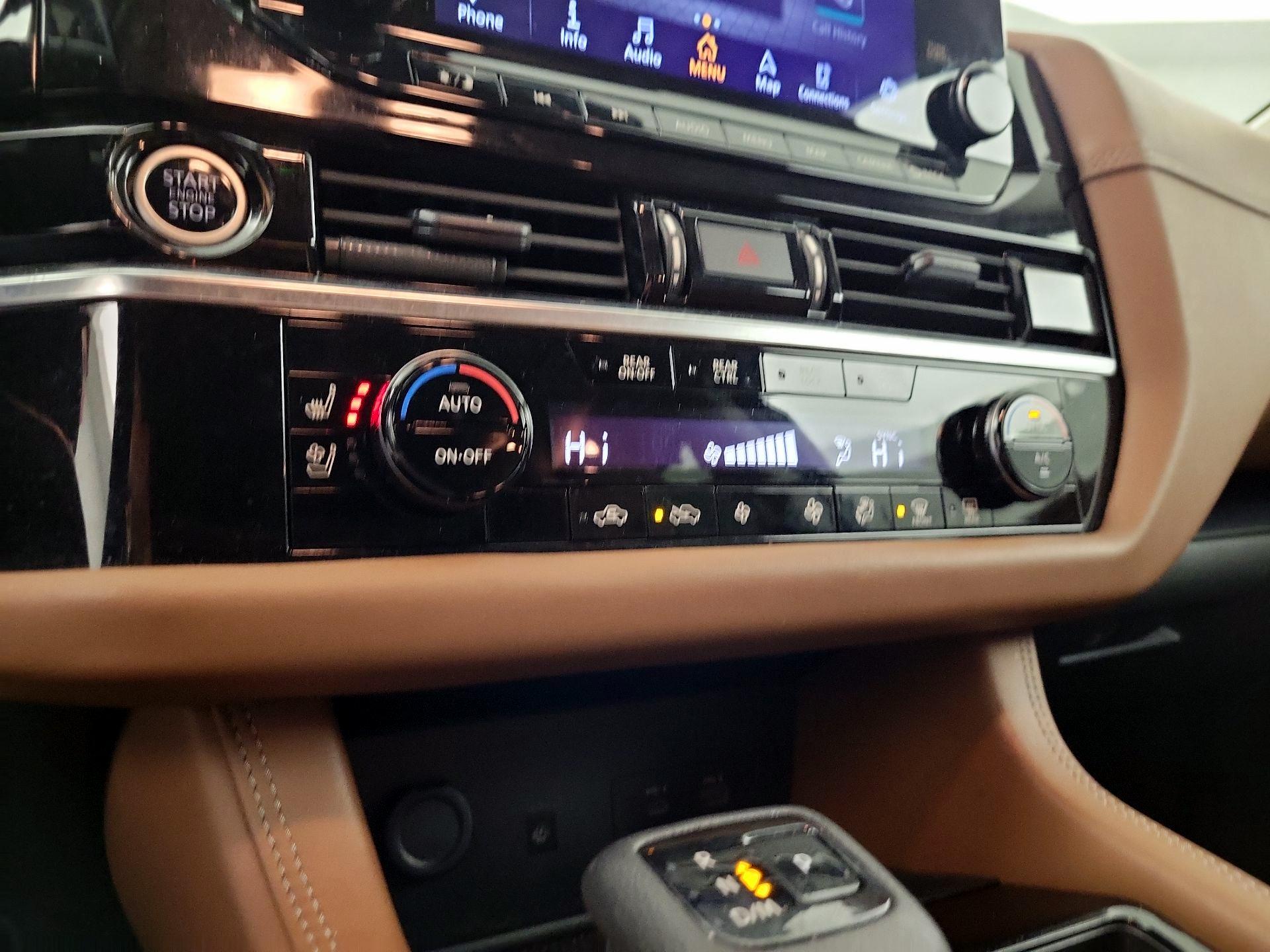 Thumbnail: 2023 Nissan Pathfinder - 14