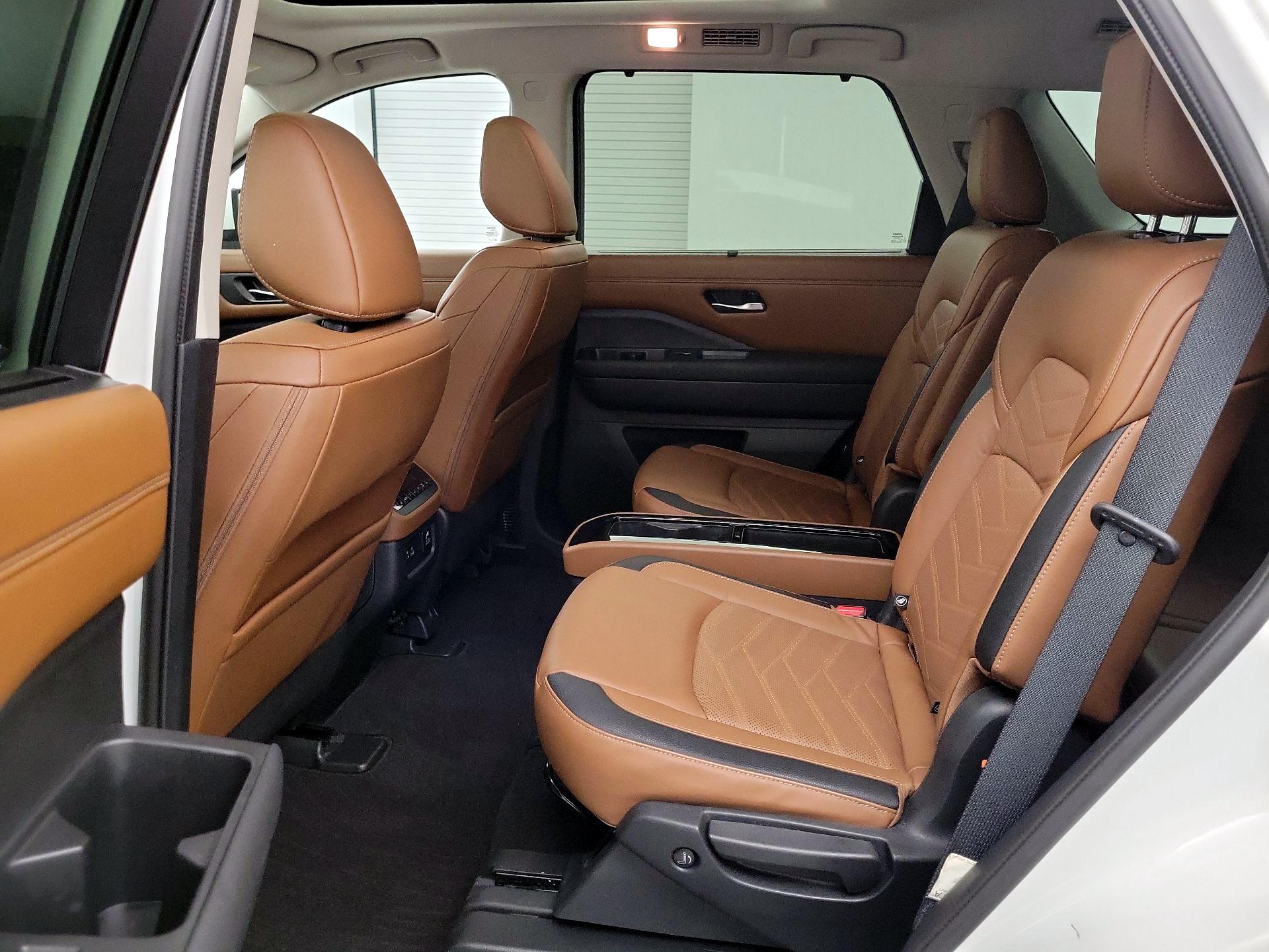 Thumbnail: 2023 Nissan Pathfinder - 18