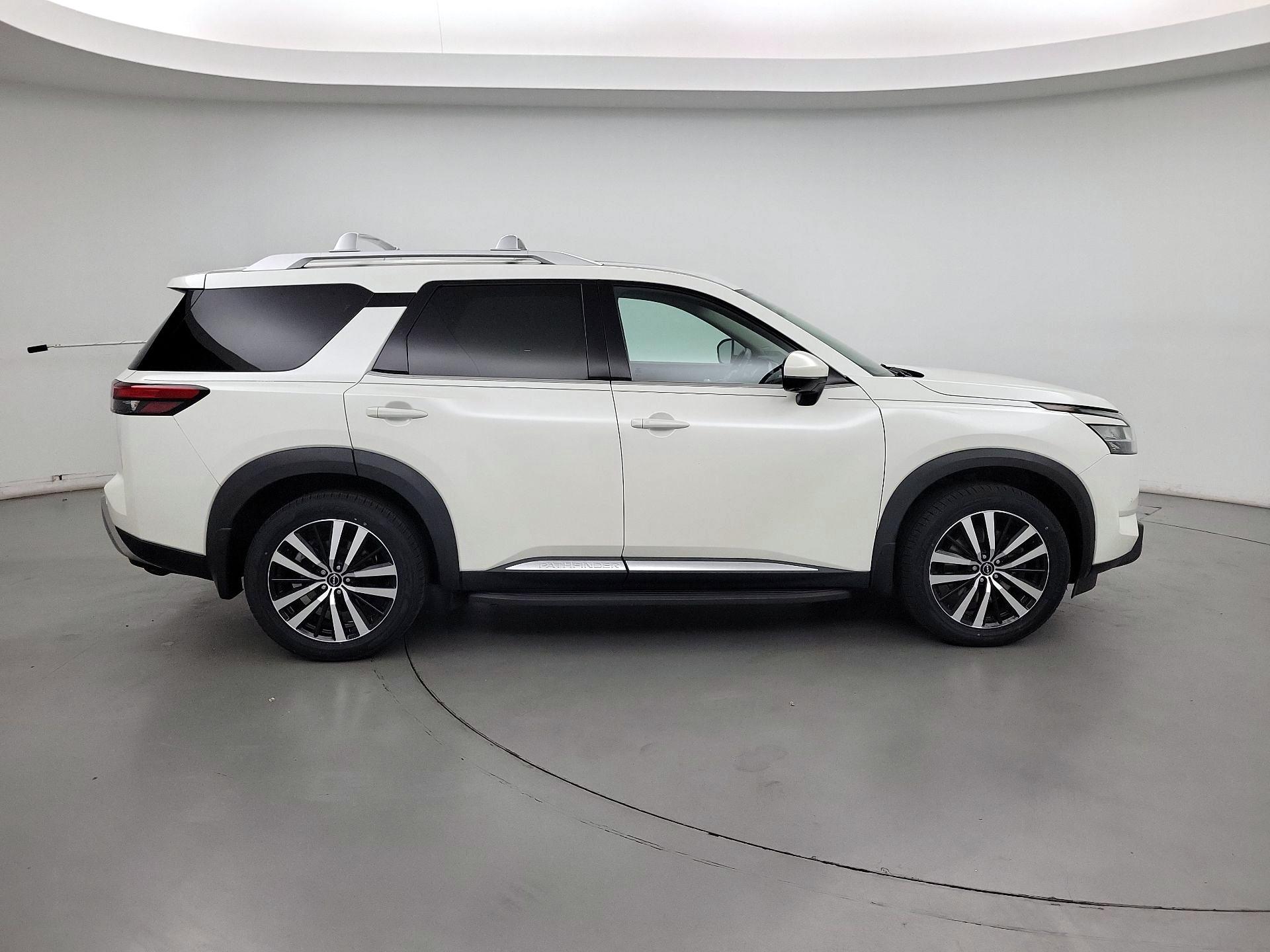 Thumbnail: 2023 Nissan Pathfinder - 4