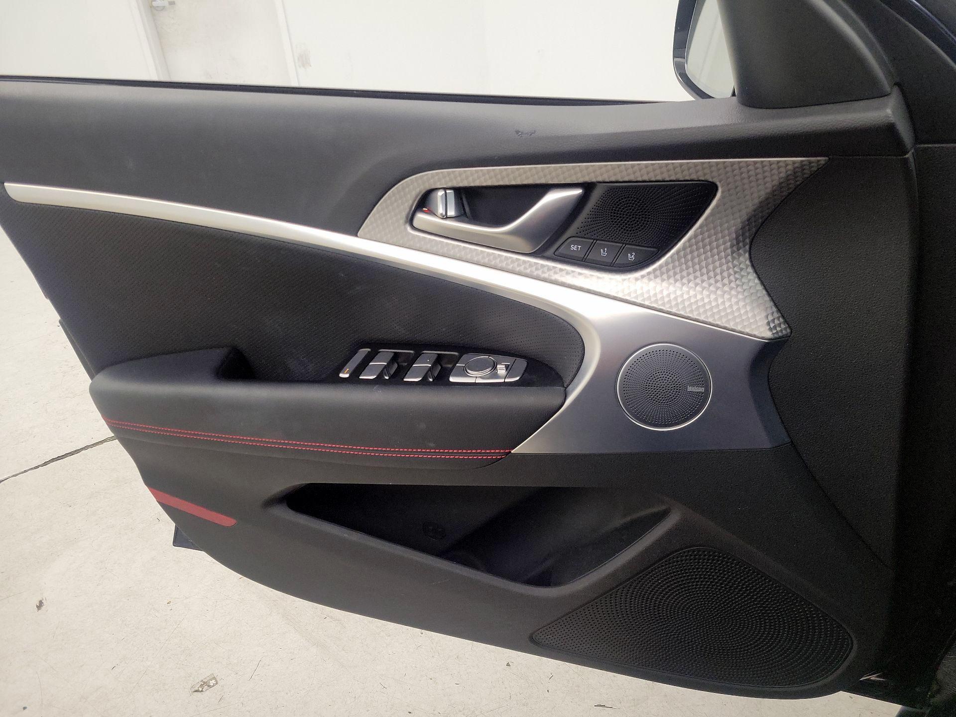 Thumbnail: 2023 Genesis G70 - 12