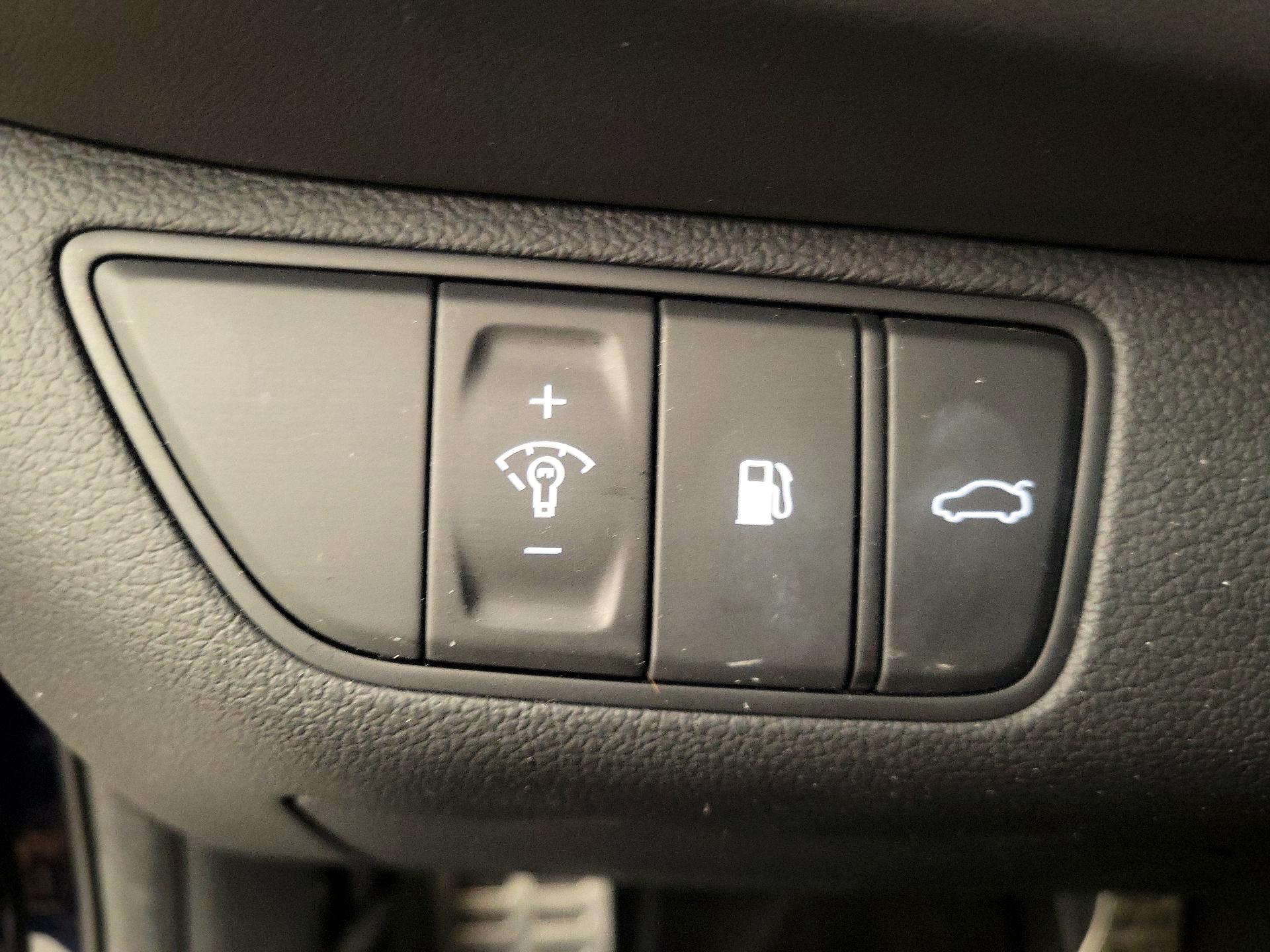 Thumbnail: 2023 Genesis G70 - 13