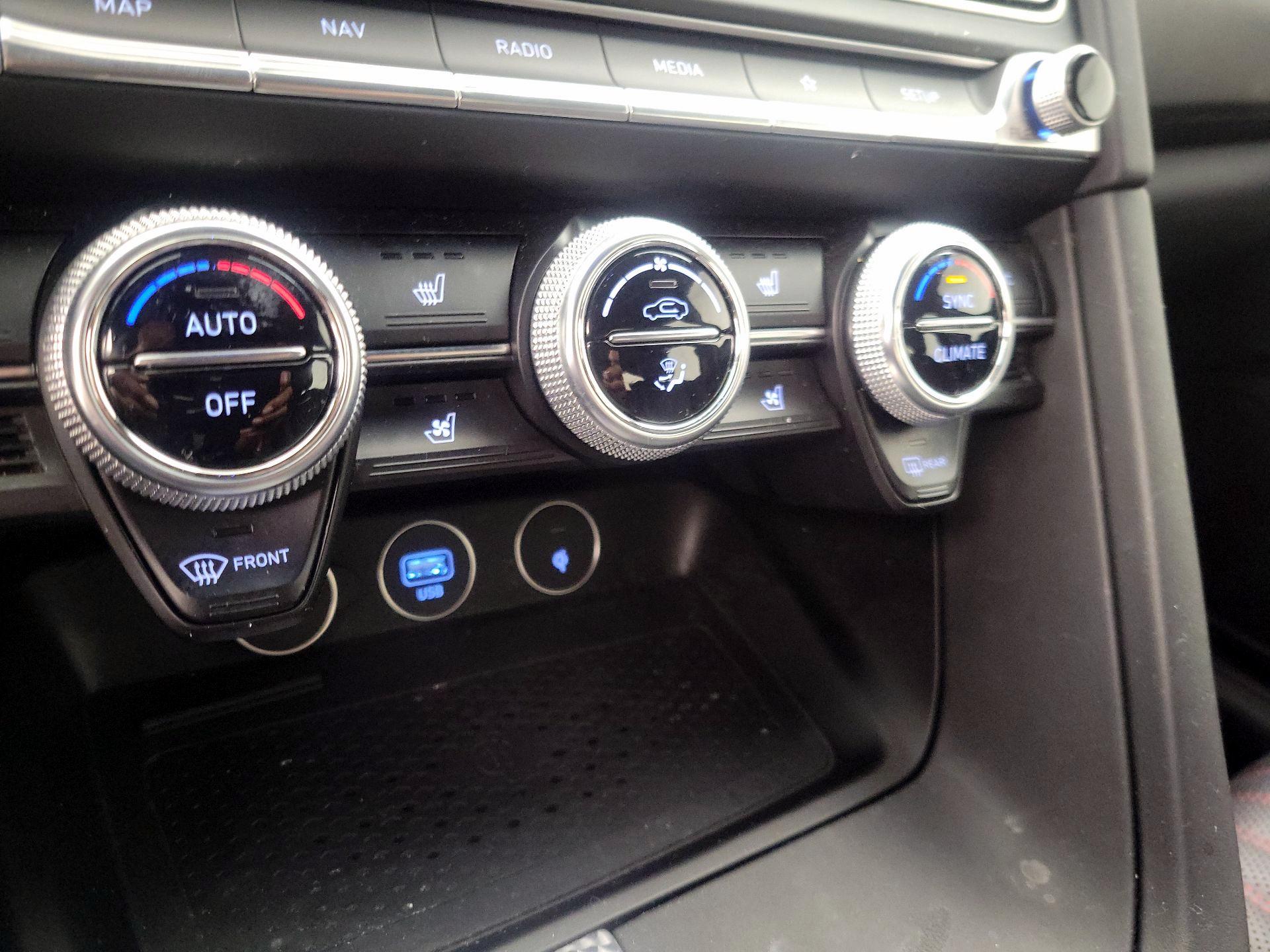 Thumbnail: 2023 Genesis G70 - 17