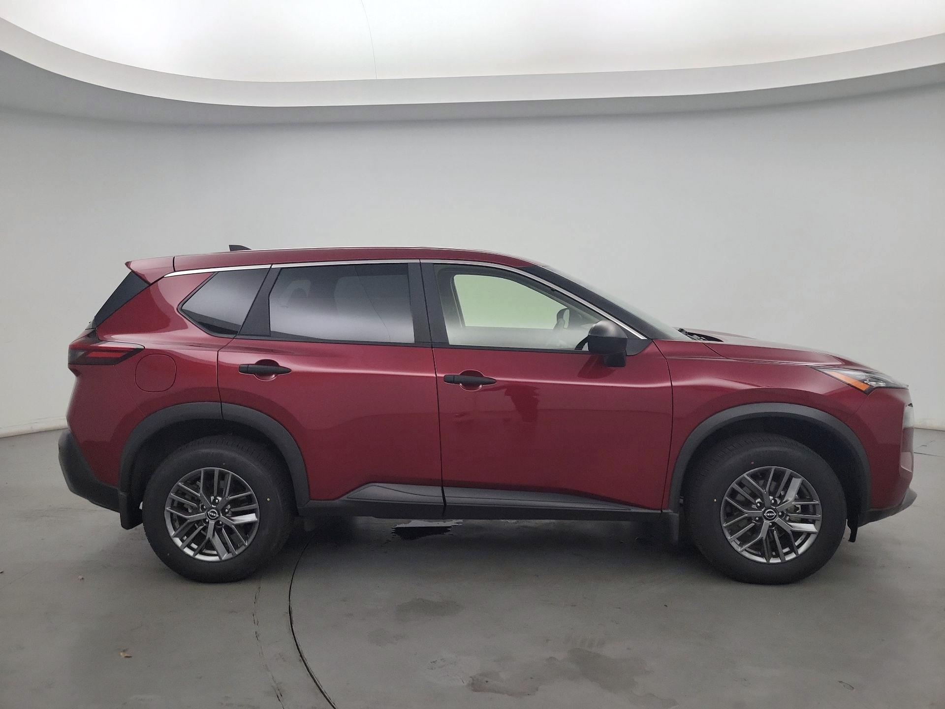 Thumbnail: 2022 Nissan Rogue - 4