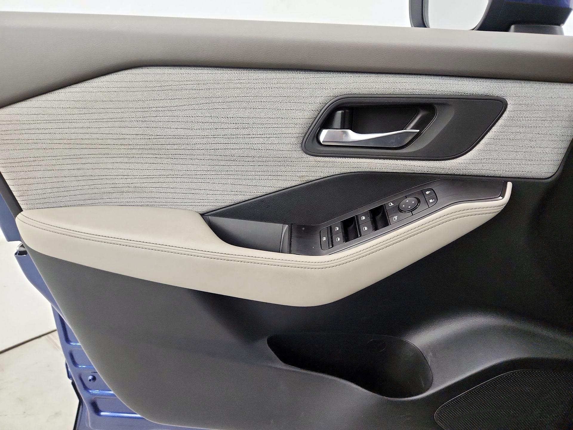 Thumbnail: 2023 Nissan Rogue - 12