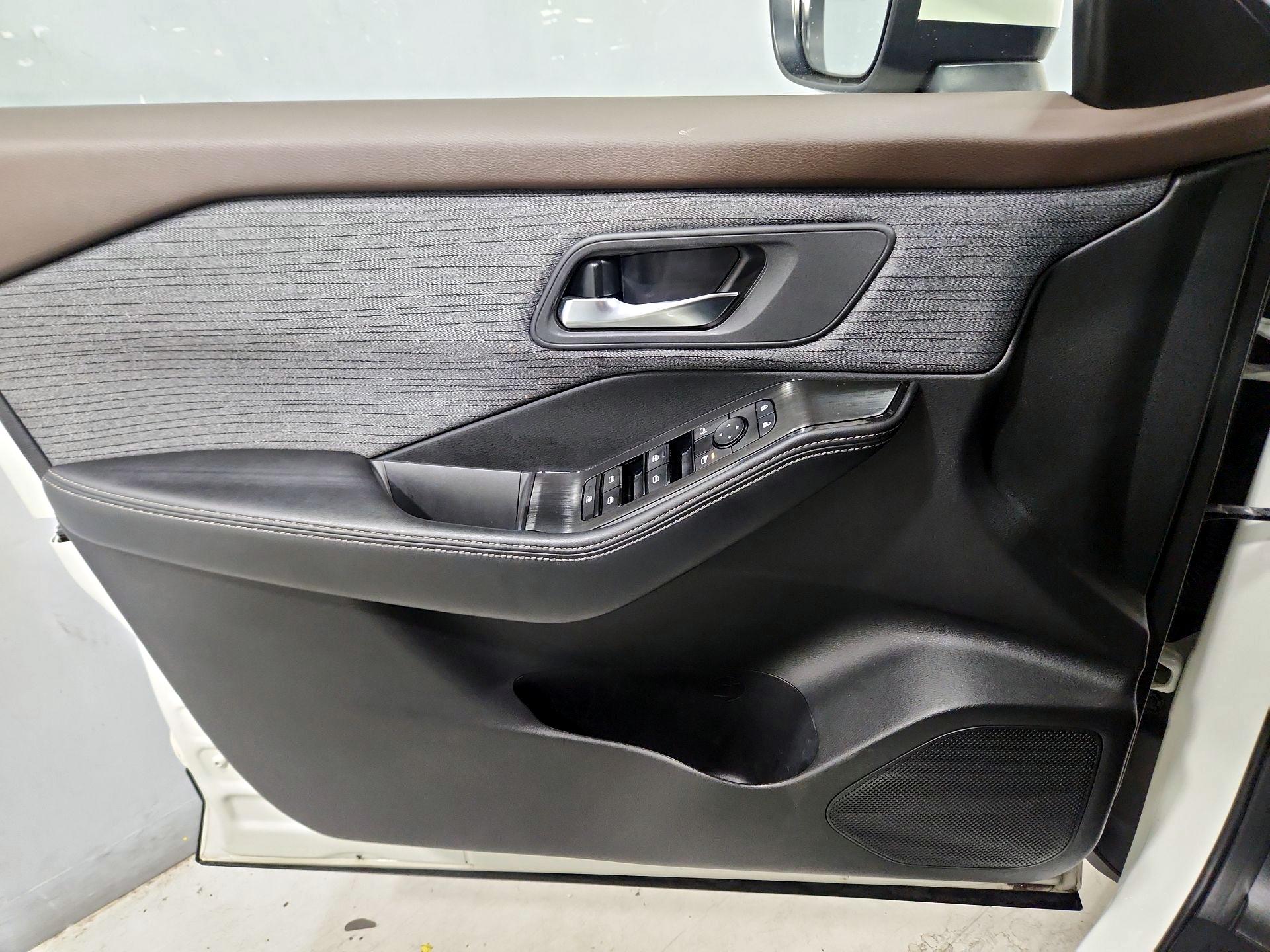 Thumbnail: 2023 Nissan Rogue - 12