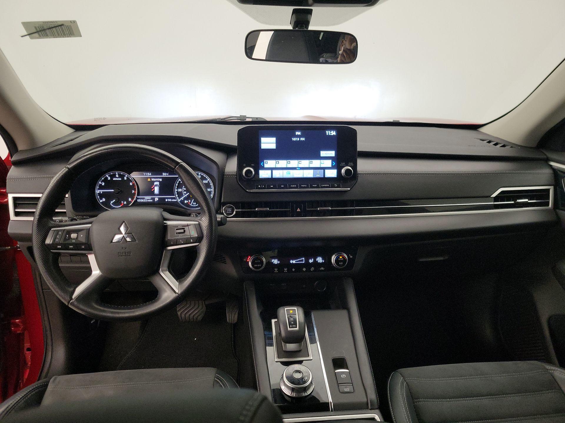 Thumbnail: 2022 Mitsubishi Outlander - 9