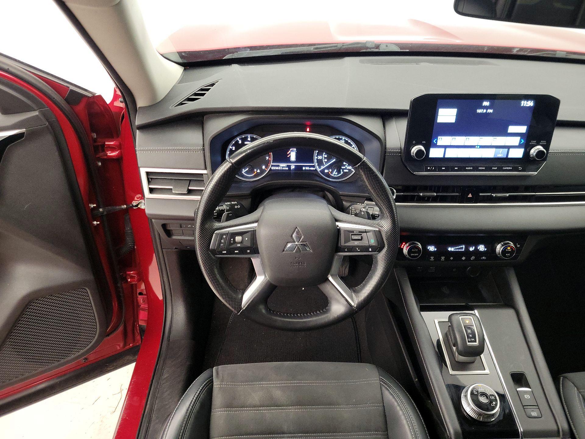 Thumbnail: 2022 Mitsubishi Outlander - 10