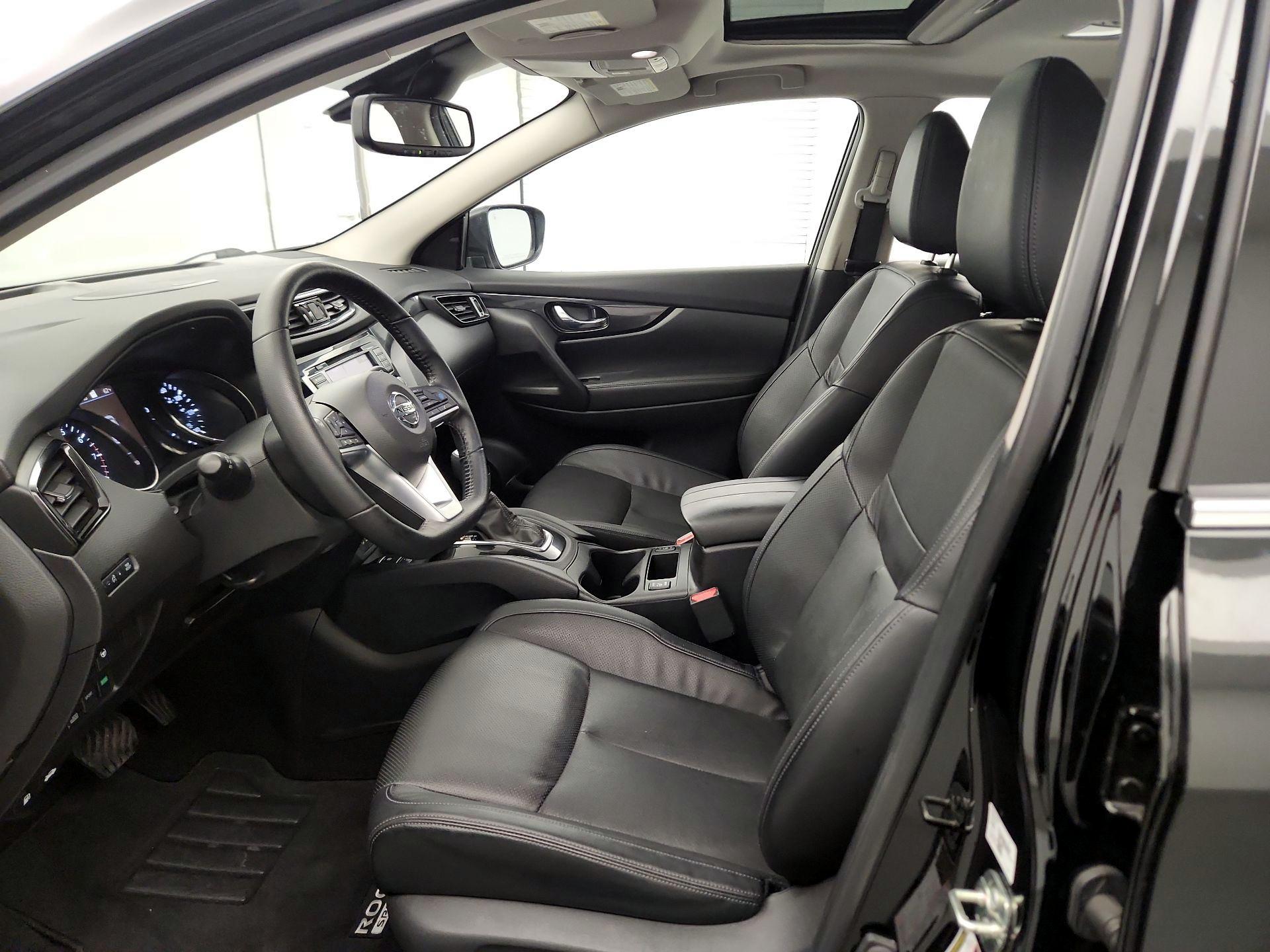 Thumbnail: 2022 Nissan Rogue Sport - 9