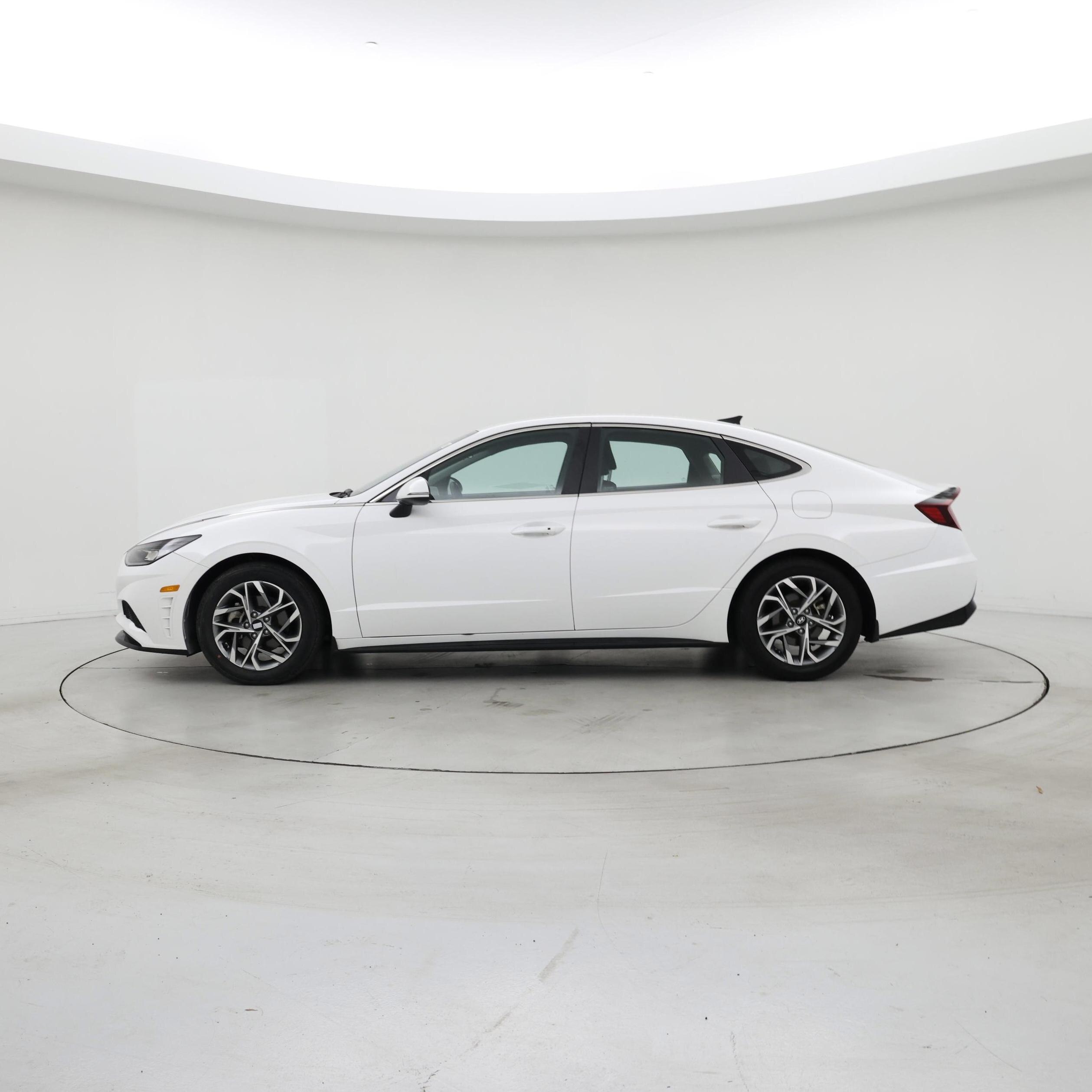 Thumbnail: 2023 Hyundai Sonata - 3