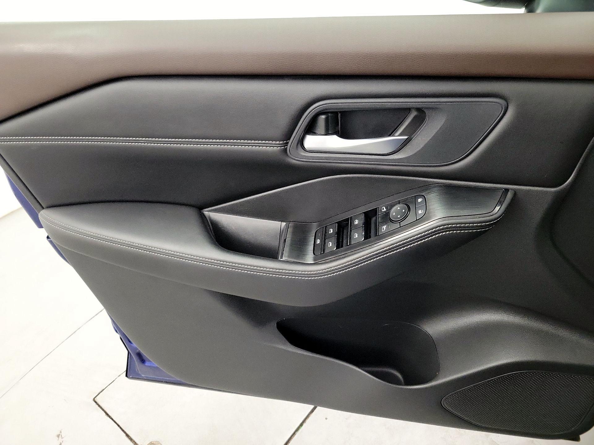 Thumbnail: 2023 Nissan Rogue - 10