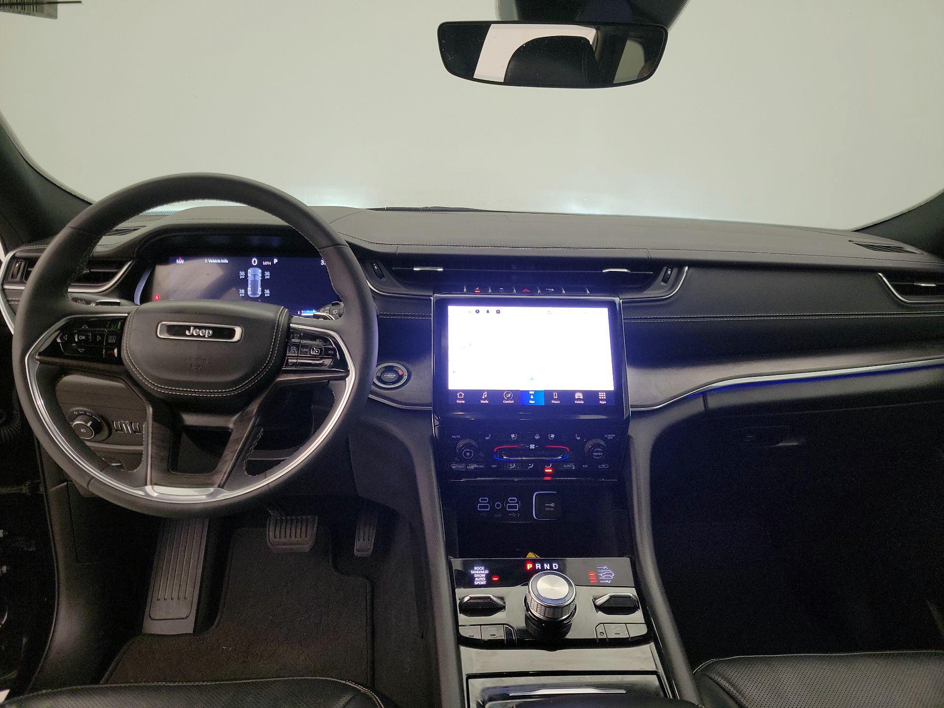 Thumbnail: 2023 Jeep Grand Cherokee - 9