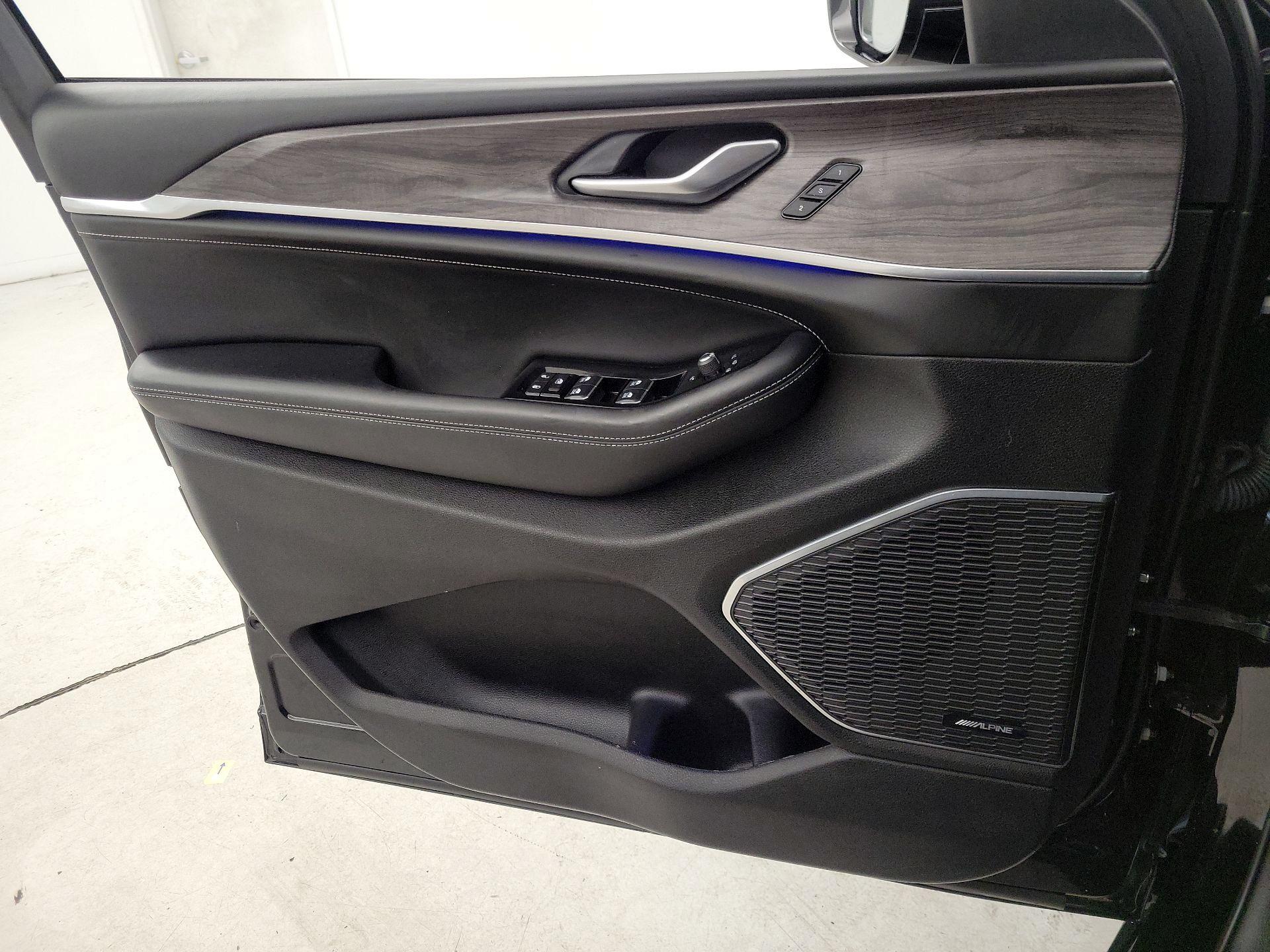 Thumbnail: 2023 Jeep Grand Cherokee - 12