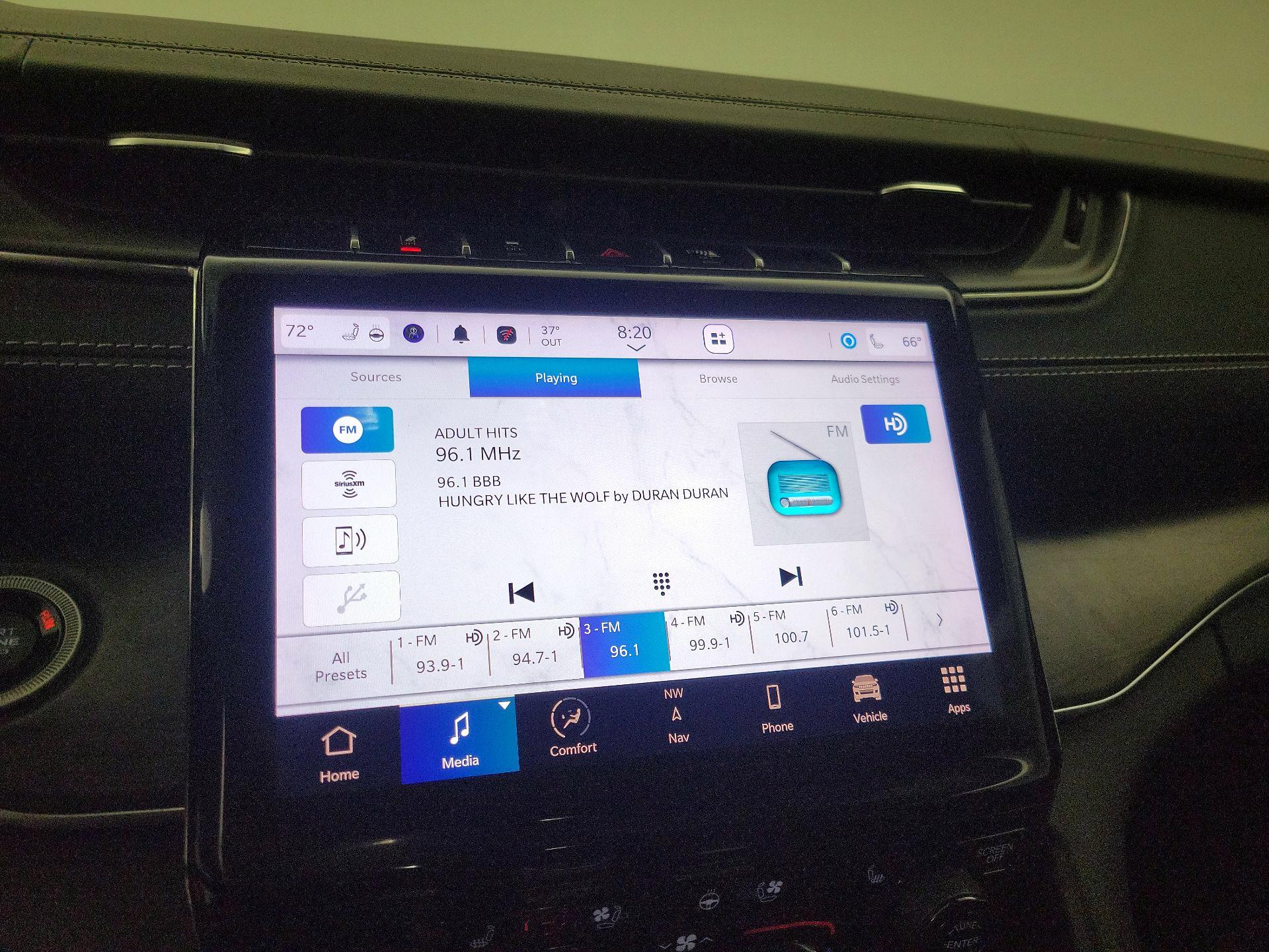 Thumbnail: 2023 Jeep Grand Cherokee - 16