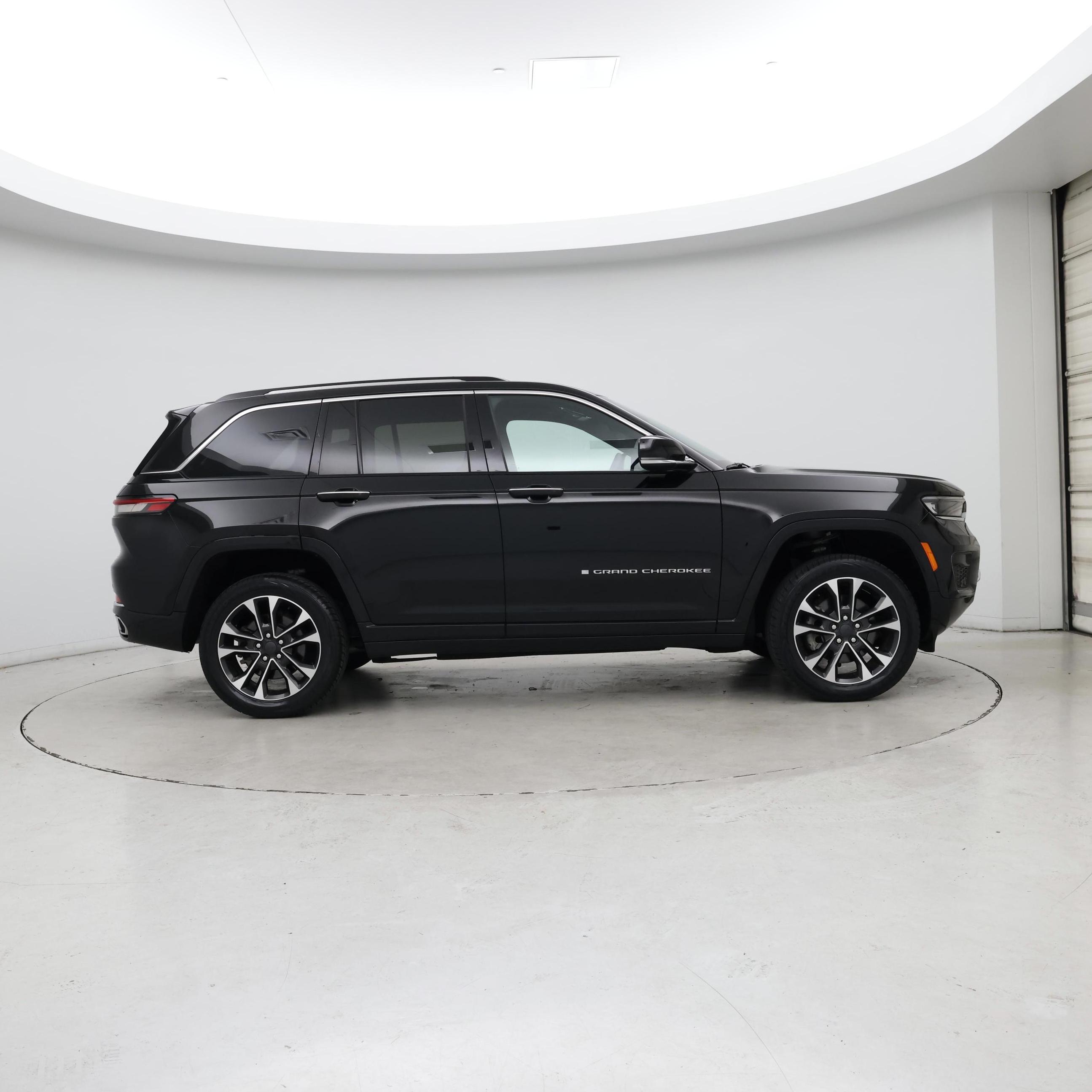 Thumbnail: 2023 Jeep Grand Cherokee - 7