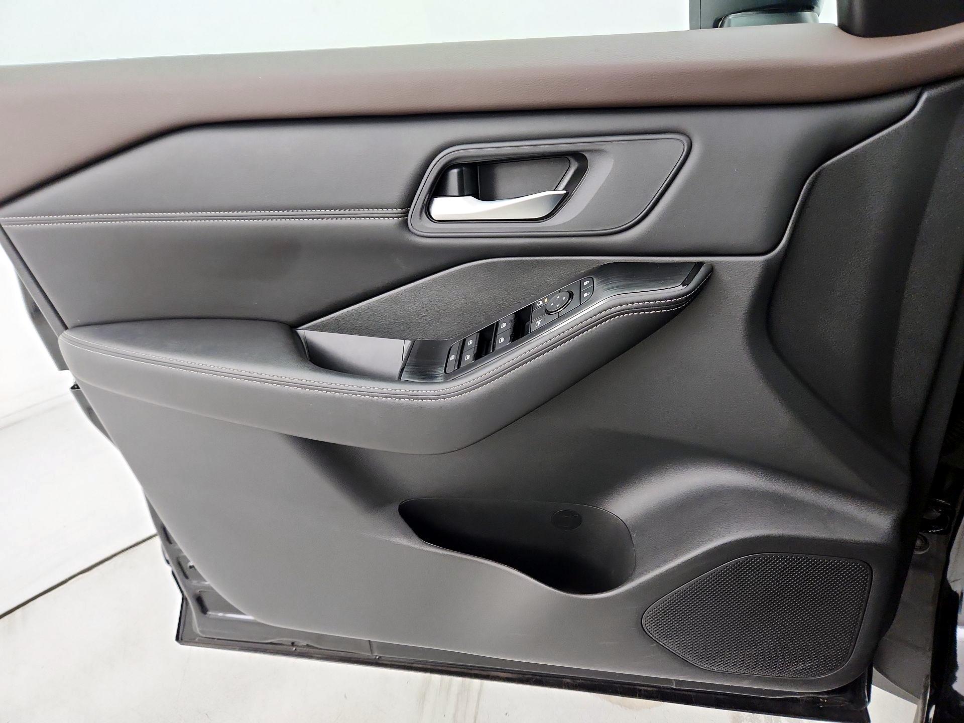 Thumbnail: 2022 Nissan Rogue - 12