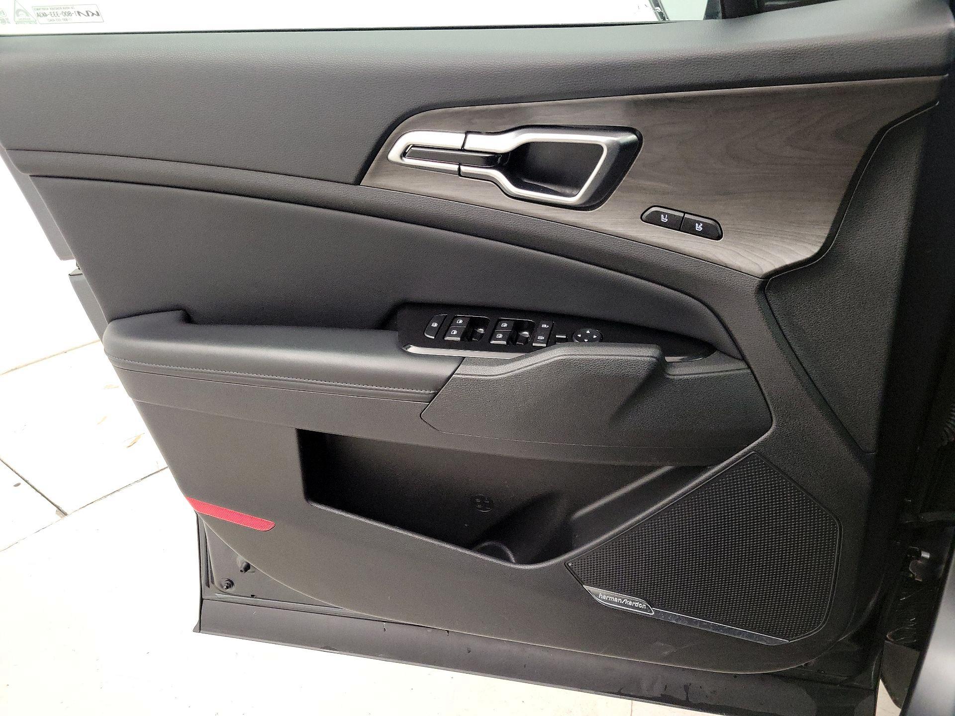 Thumbnail: 2023 Kia Sportage - 12