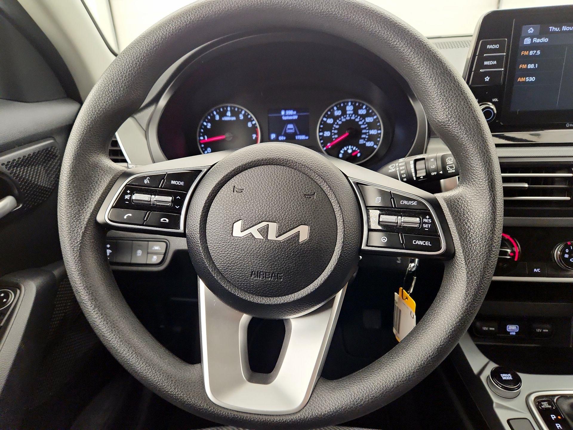 Thumbnail: 2023 Kia Seltos - 10