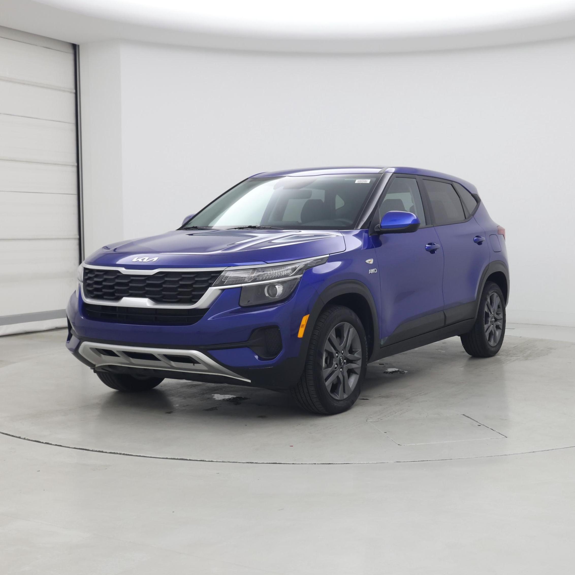 Thumbnail: 2023 Kia Seltos - 4